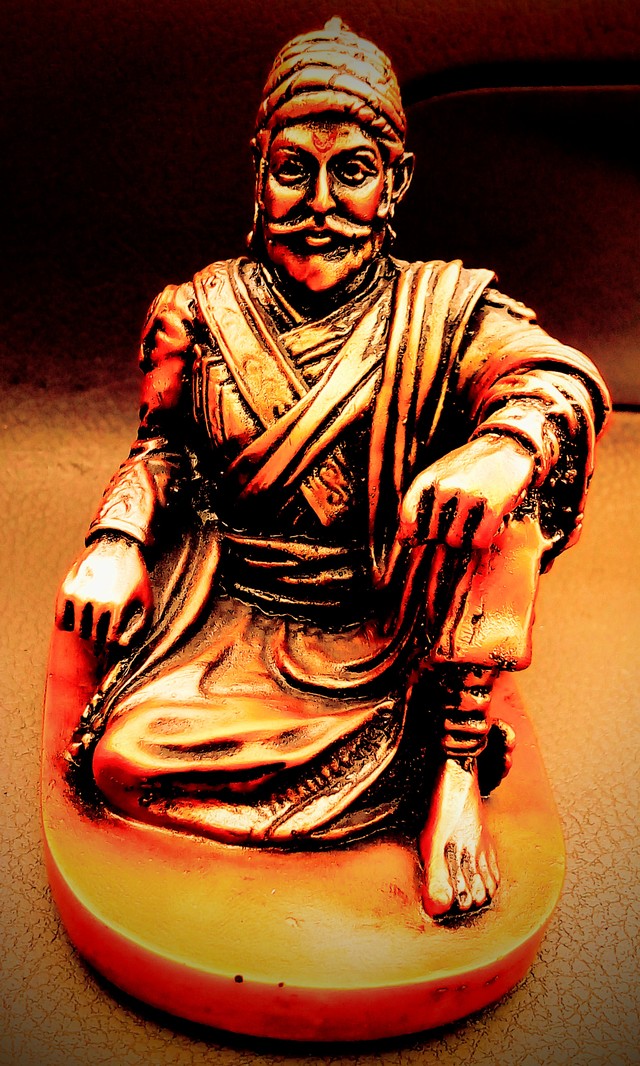 Statue Of Indian Warrior King - Shivaji Maharaj Sitting Statues , HD Wallpaper & Backgrounds