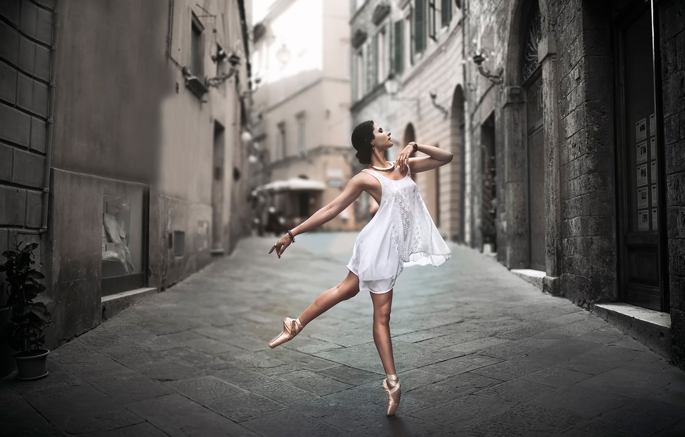 Photo Wallpaper The City, Street, Dance, Ballerina, - Dance Ballet , HD Wallpaper & Backgrounds