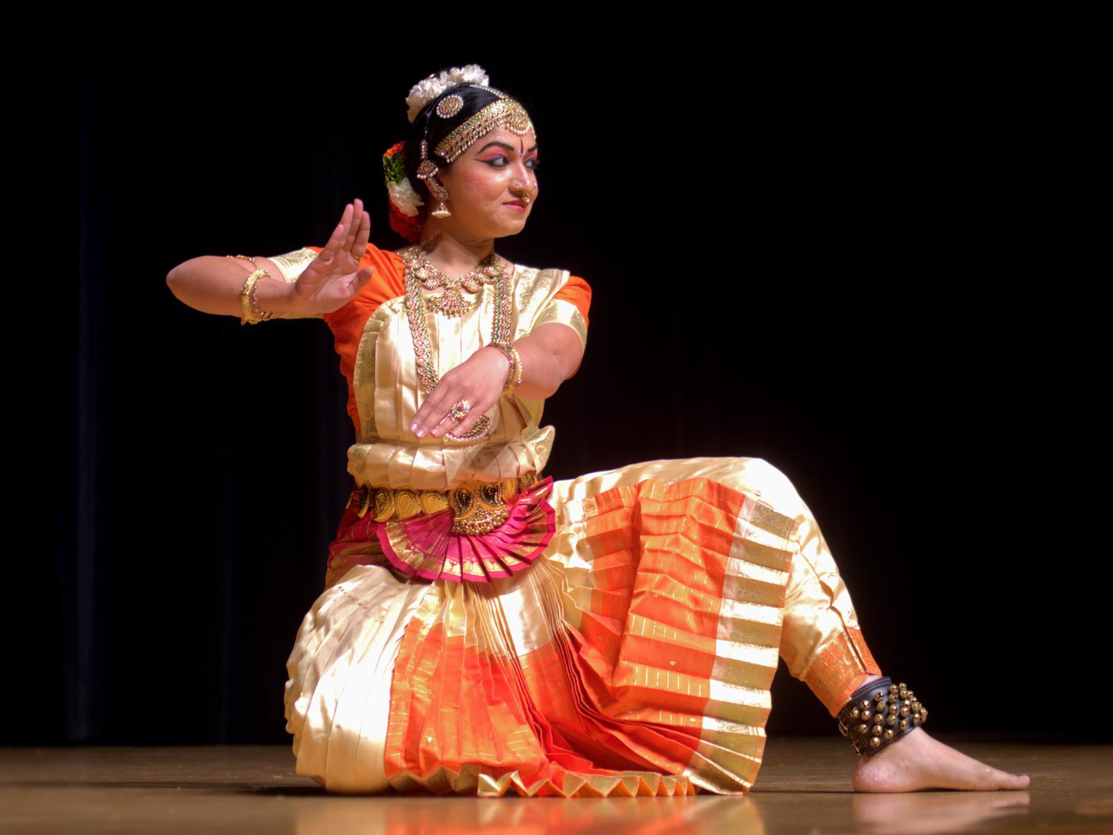 Gomathi Manoj Engineering Her Dance - Indian Classical Dance , HD Wallpaper & Backgrounds