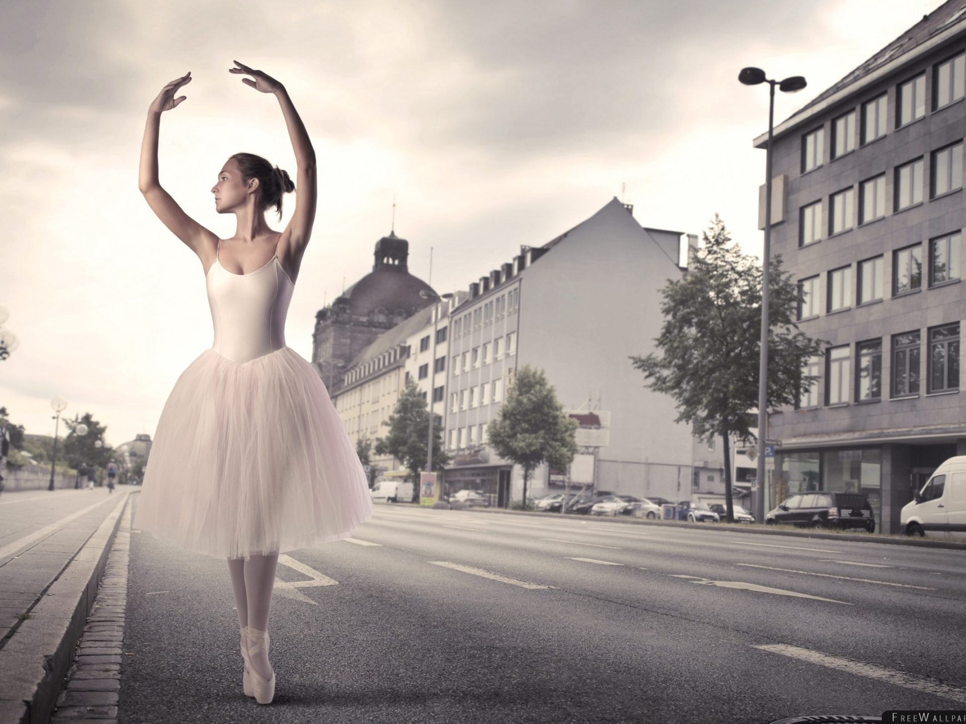 Mobile Vga - Dancing On The Road , HD Wallpaper & Backgrounds