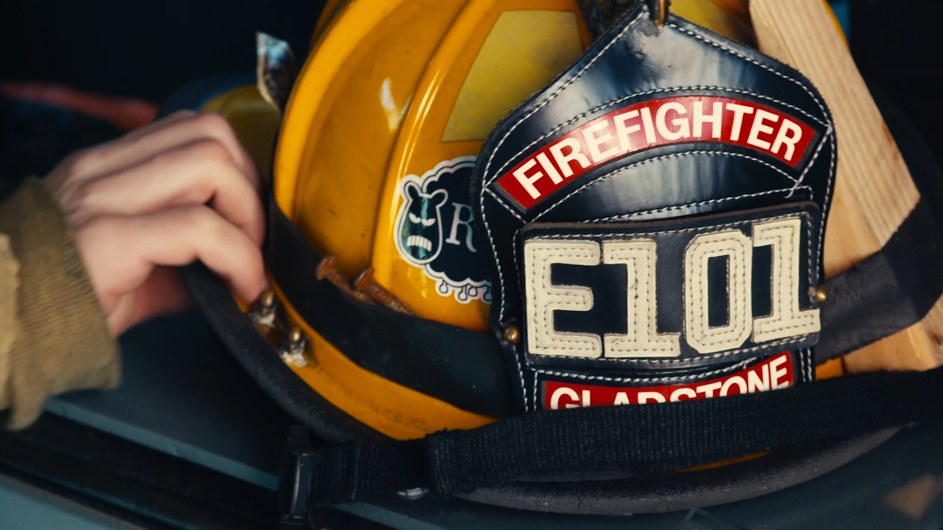 An Error Occurred - Firefighter Helmet , HD Wallpaper & Backgrounds