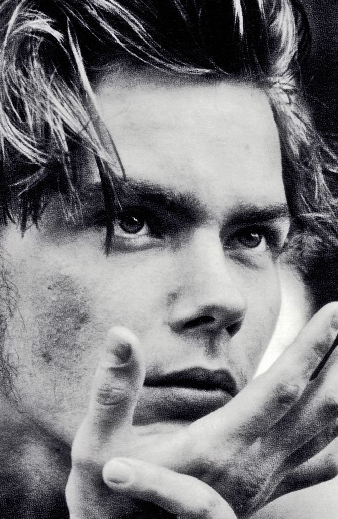 Phoenix River Actor - River Phoenix , HD Wallpaper & Backgrounds