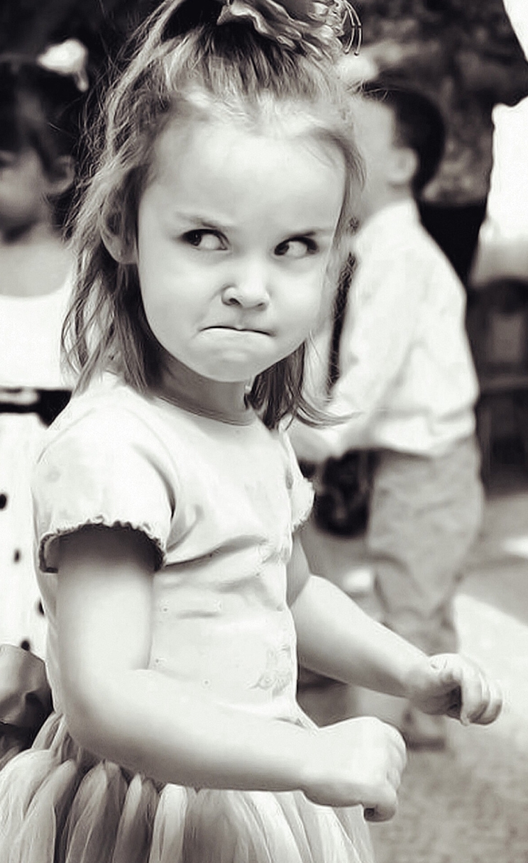 Cute Angry Girl Expression Black And White Iphone 4s - Angry Girl Black And White , HD Wallpaper & Backgrounds