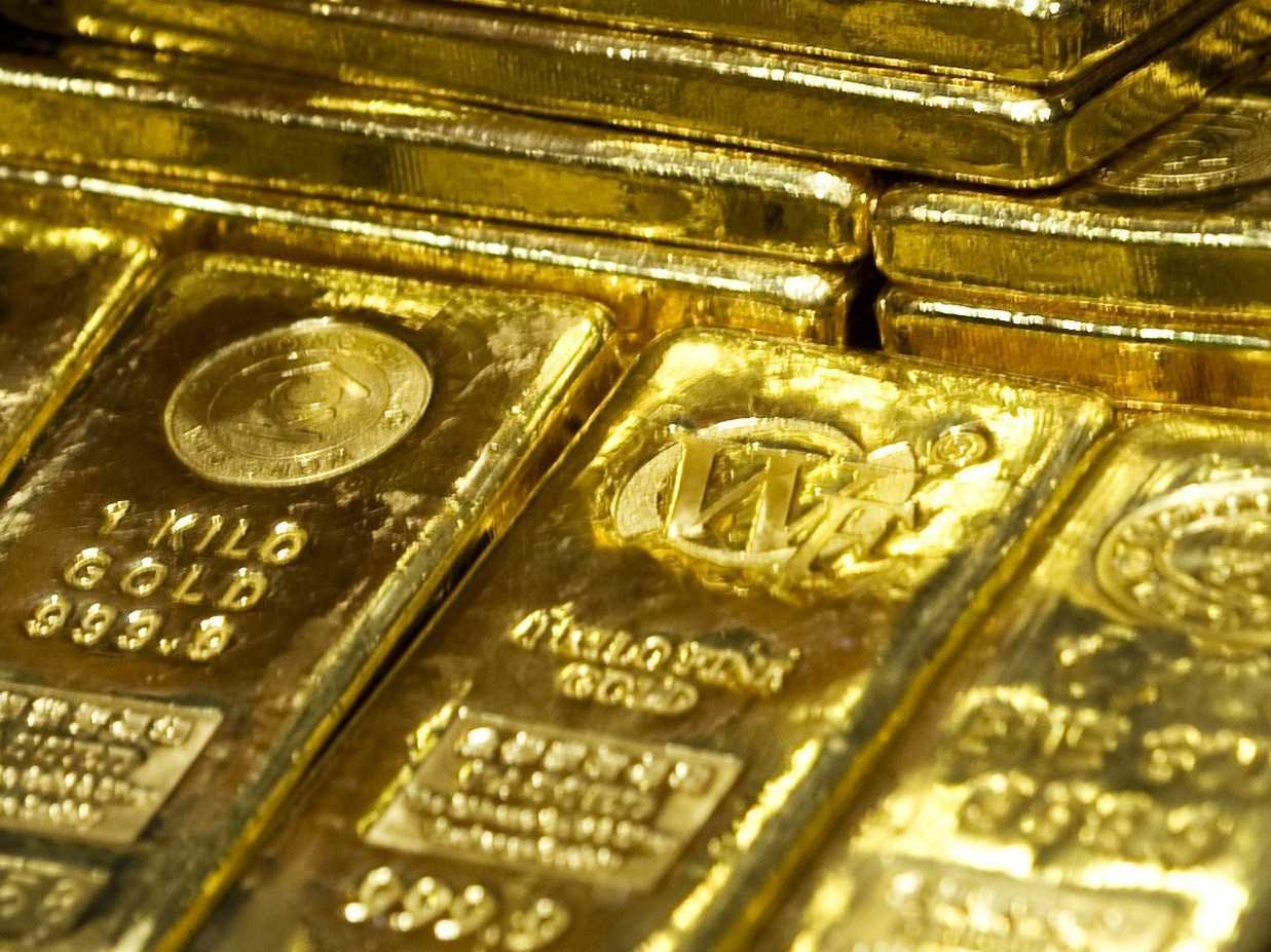 Gold Bars And Money - Big Pile Of Gold , HD Wallpaper & Backgrounds