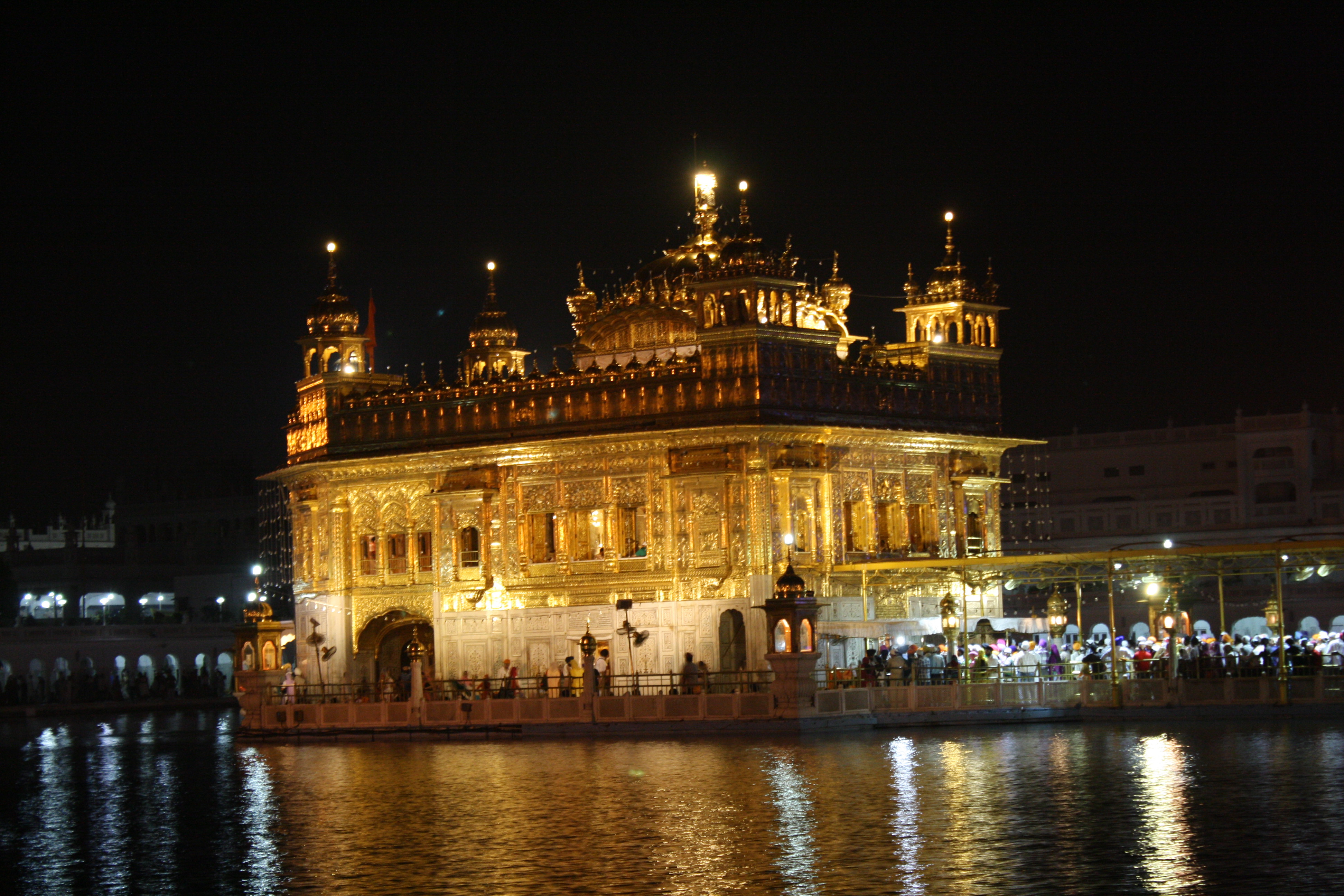 Golden Temple - Golden Temple Amritsar Night , HD Wallpaper & Backgrounds