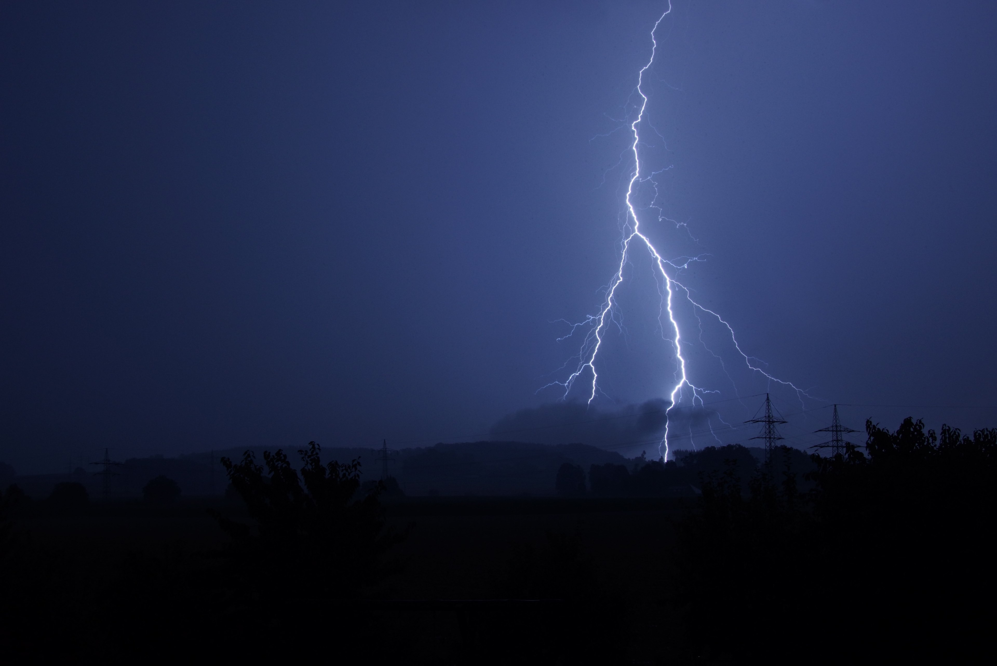#3840x2565 #flash #thunderstorm #flash Of Lightning - Lightning In A Dark Sky , HD Wallpaper & Backgrounds