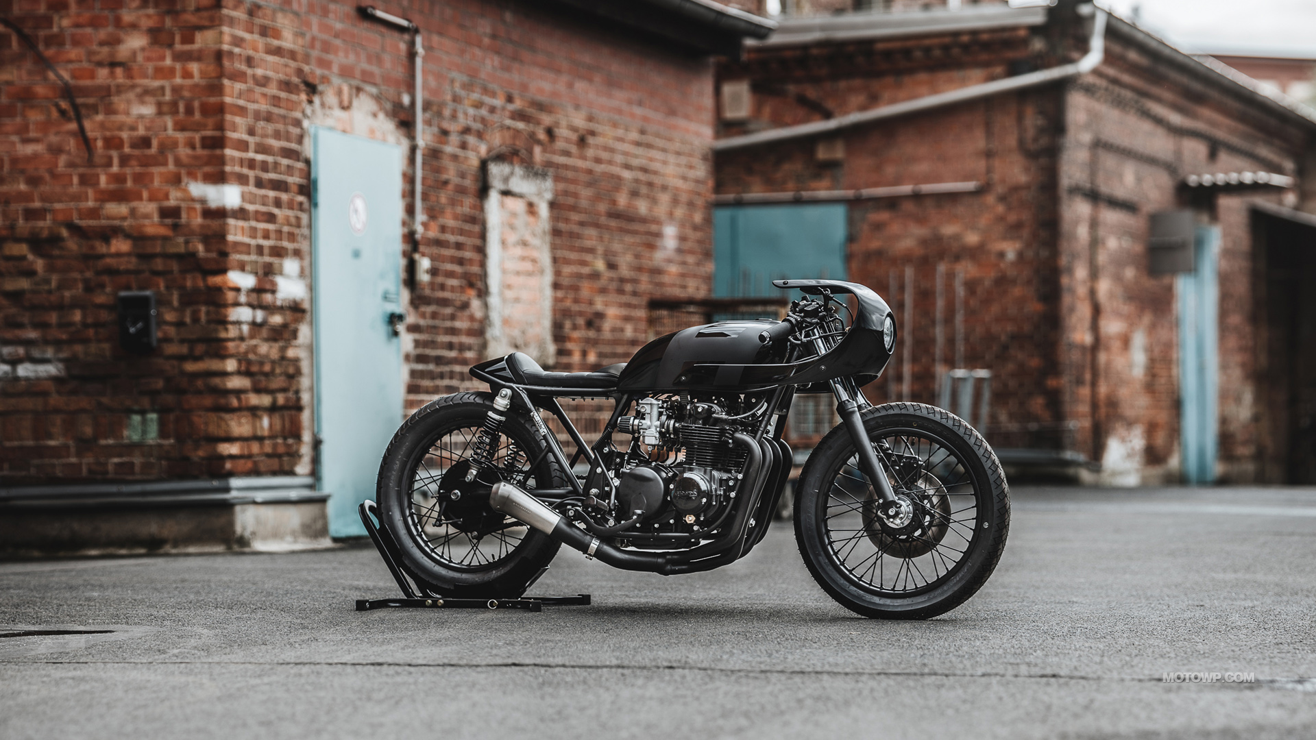 Cafe Racer Triumph РѕР±РѕРё
