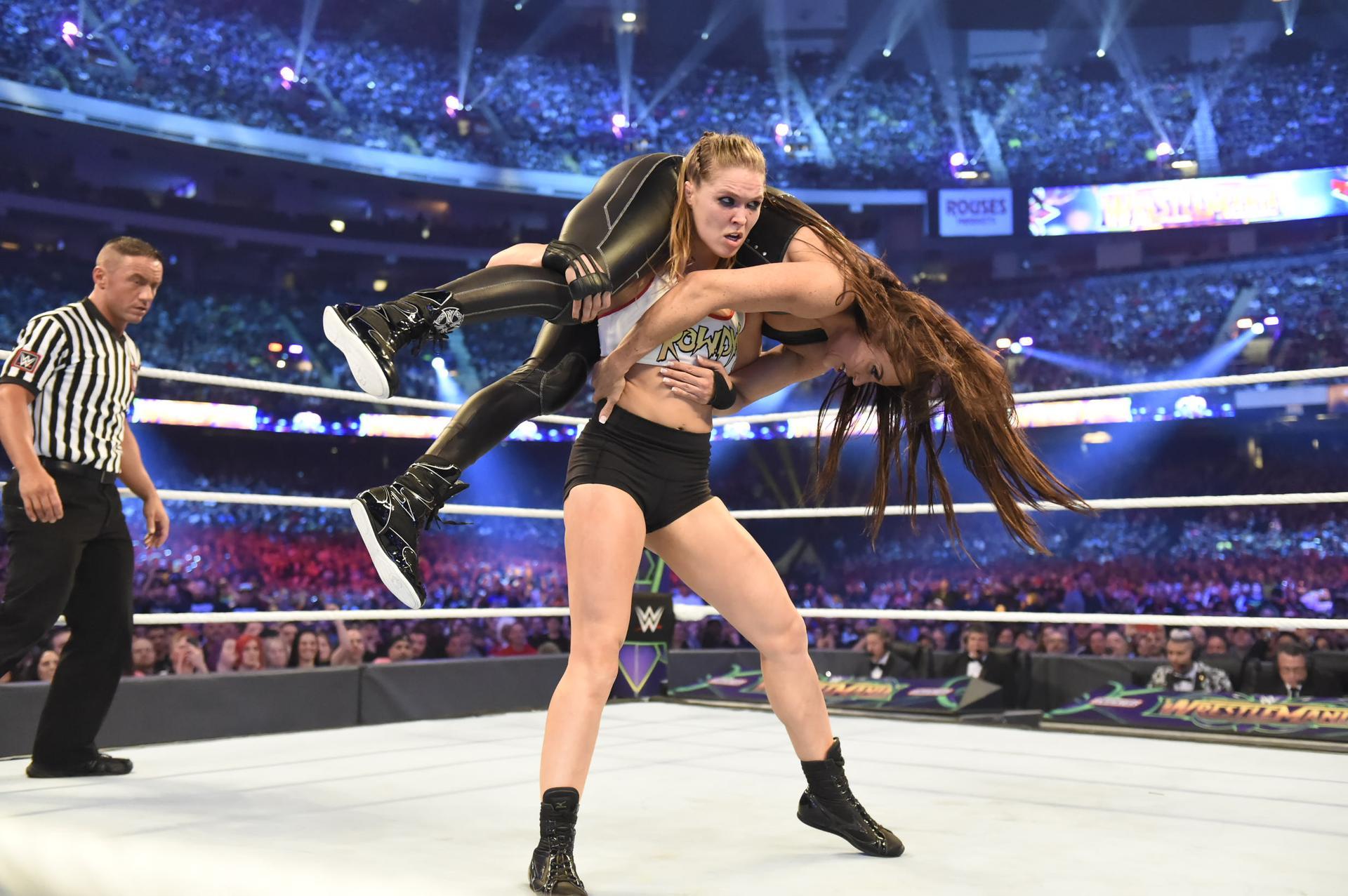 Ronda Rousey Will Defend The Raw Women's Championship - Ronda Rousey Leg Wrestlemania , HD Wallpaper & Backgrounds