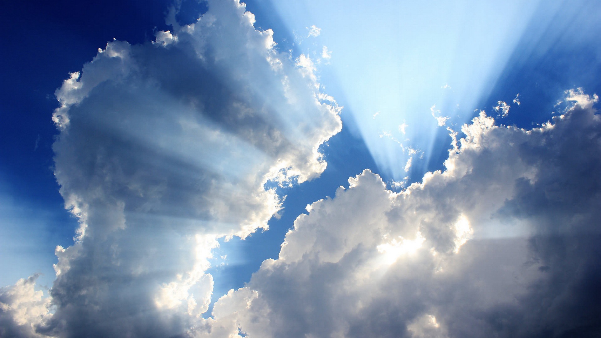 Linux Mint 15 Olivia Hd Wallpapers - Sun Rays With Clouds Hd , HD Wallpaper & Backgrounds