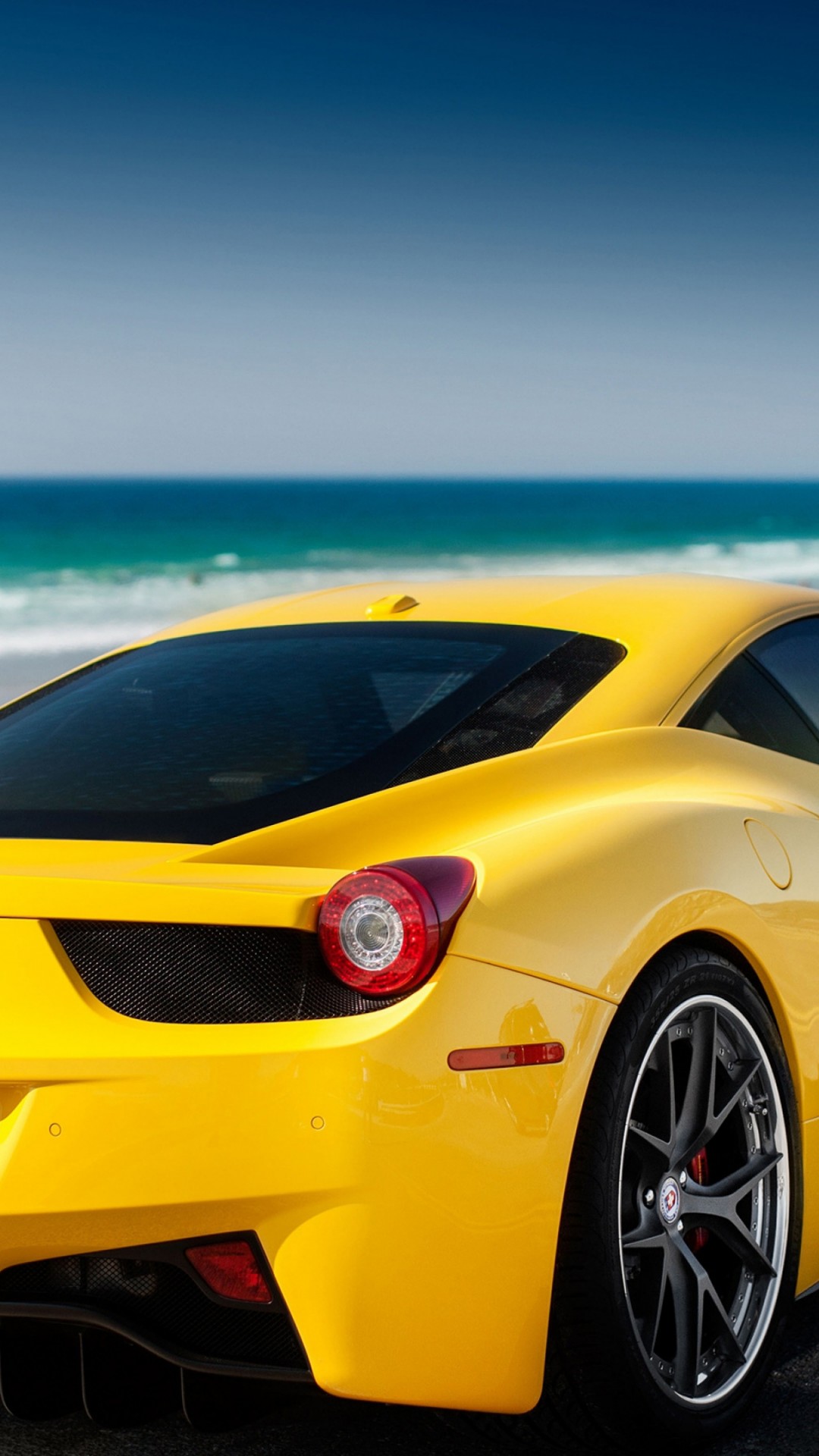 Ferrari - Car On Beach Hd , HD Wallpaper & Backgrounds