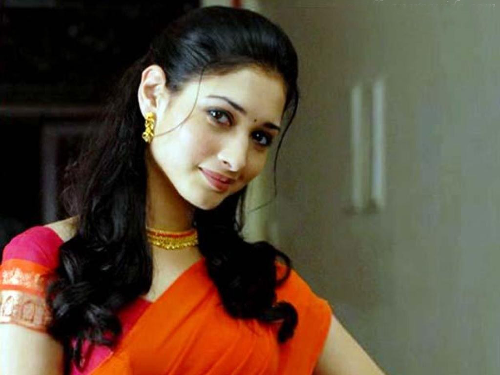 South - Tamanna Bhatia Hd Saree , HD Wallpaper & Backgrounds