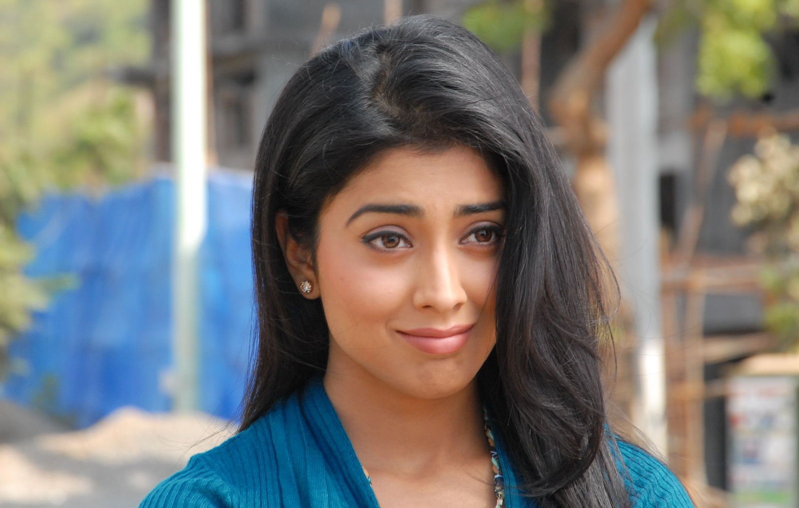 Shriya Saran Bollywood Actress New Pictures, Images - Telugu Actress Shriya Saran , HD Wallpaper & Backgrounds