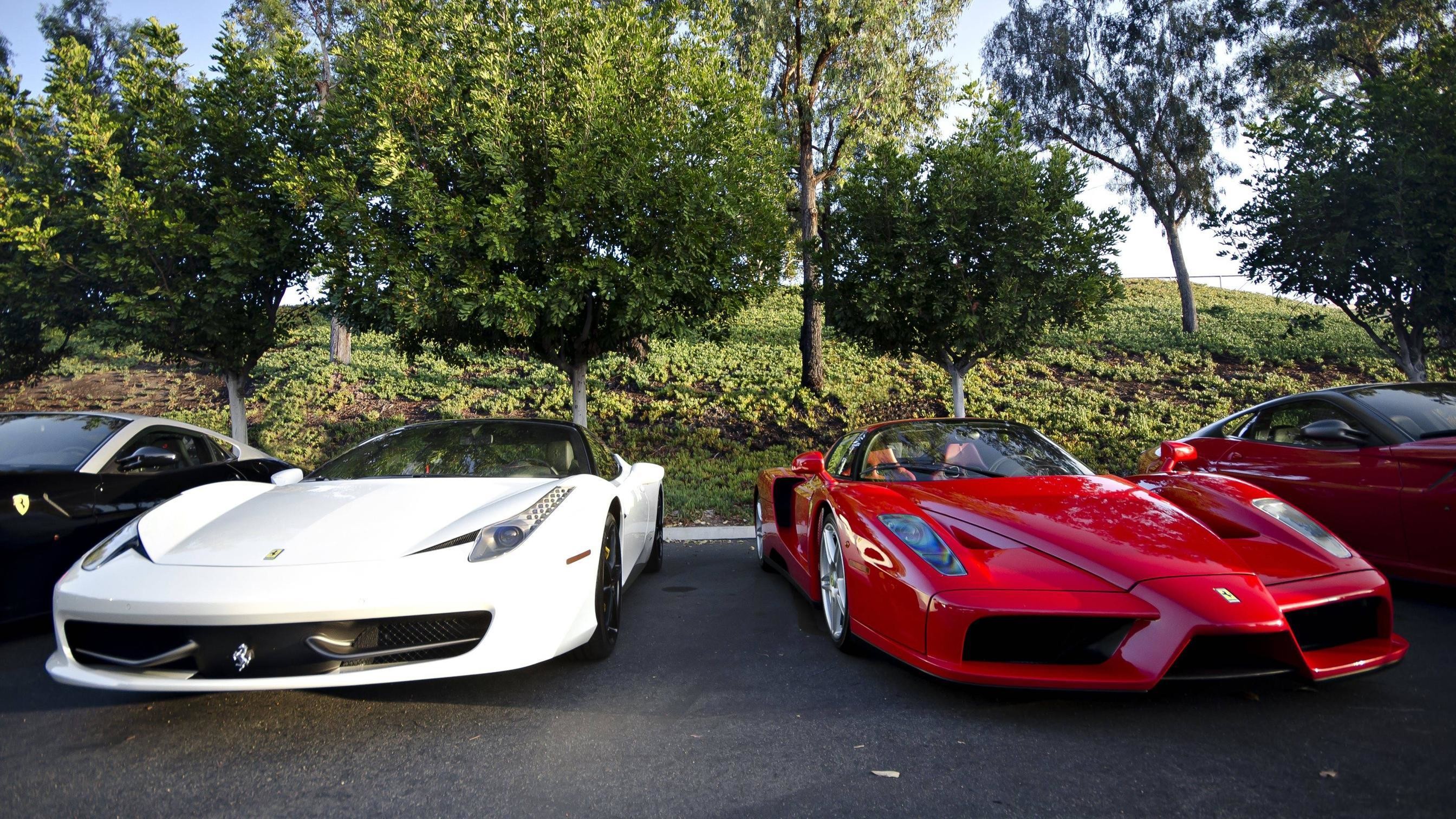 Cars Hd Wallpapers 1080p Ferrari Awesome World Best - Enzo Ferrari Vs 458 Italia , HD Wallpaper & Backgrounds