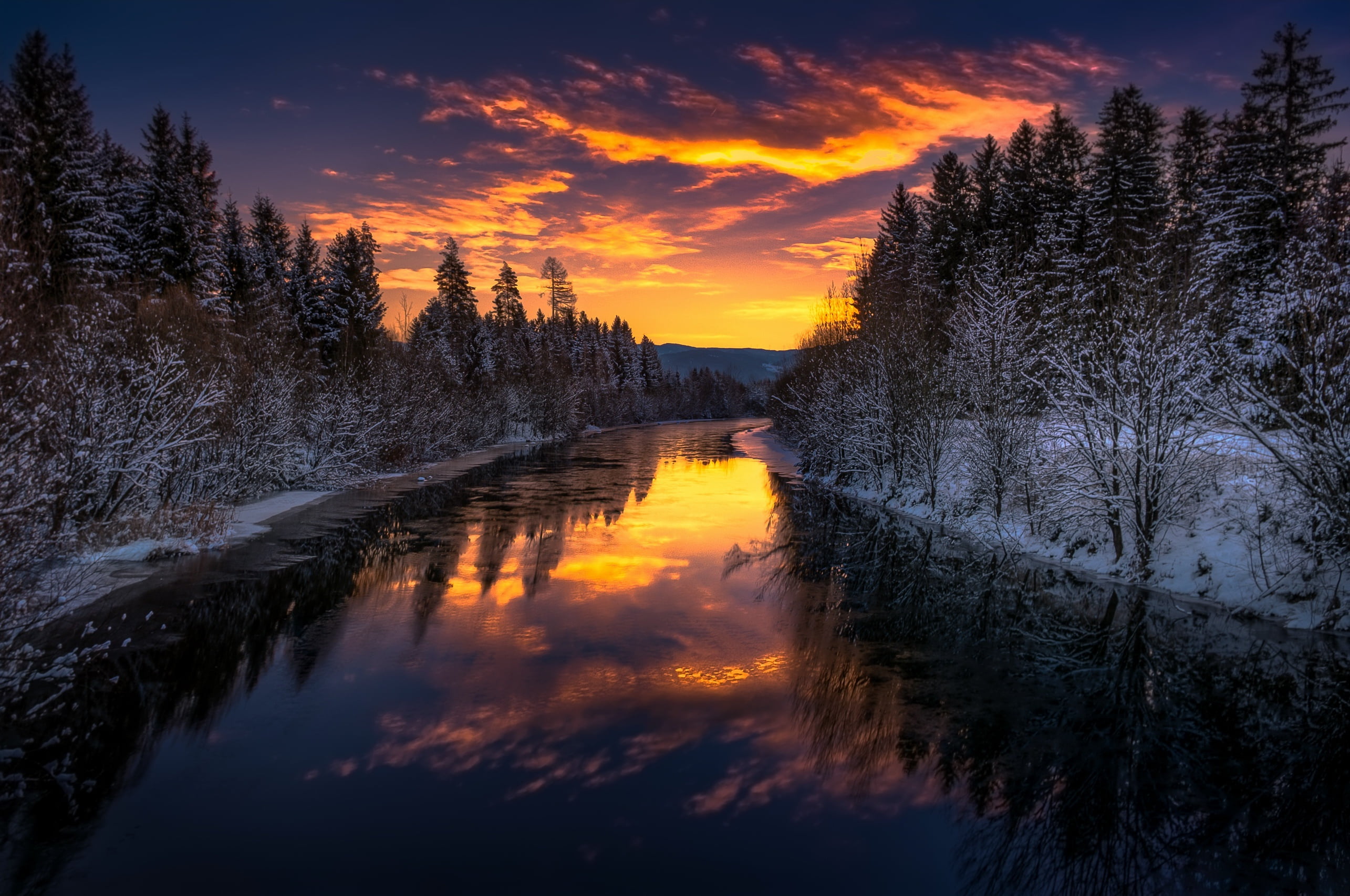 Lake Between Pine Trees, Dark, Landscape, Sky, Sunlight - Winter Sunsets Iphone , HD Wallpaper & Backgrounds
