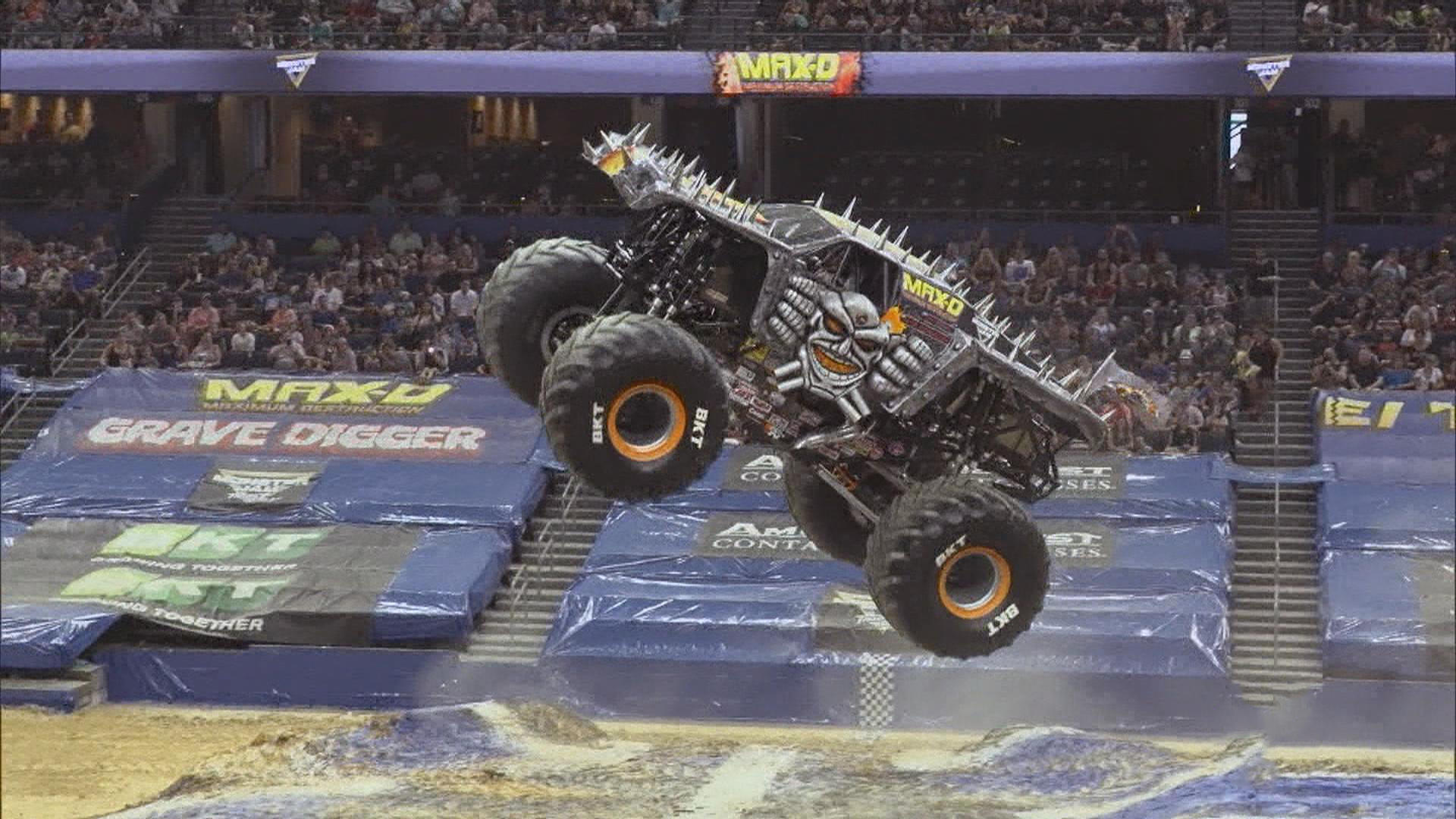 Learning How To Drive A Monster Truck - Monster Truck , HD Wallpaper & Backgrounds