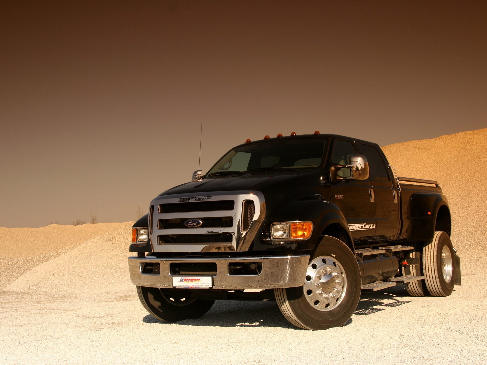 Ford Truck Wallpaper - Ford F650 , HD Wallpaper & Backgrounds