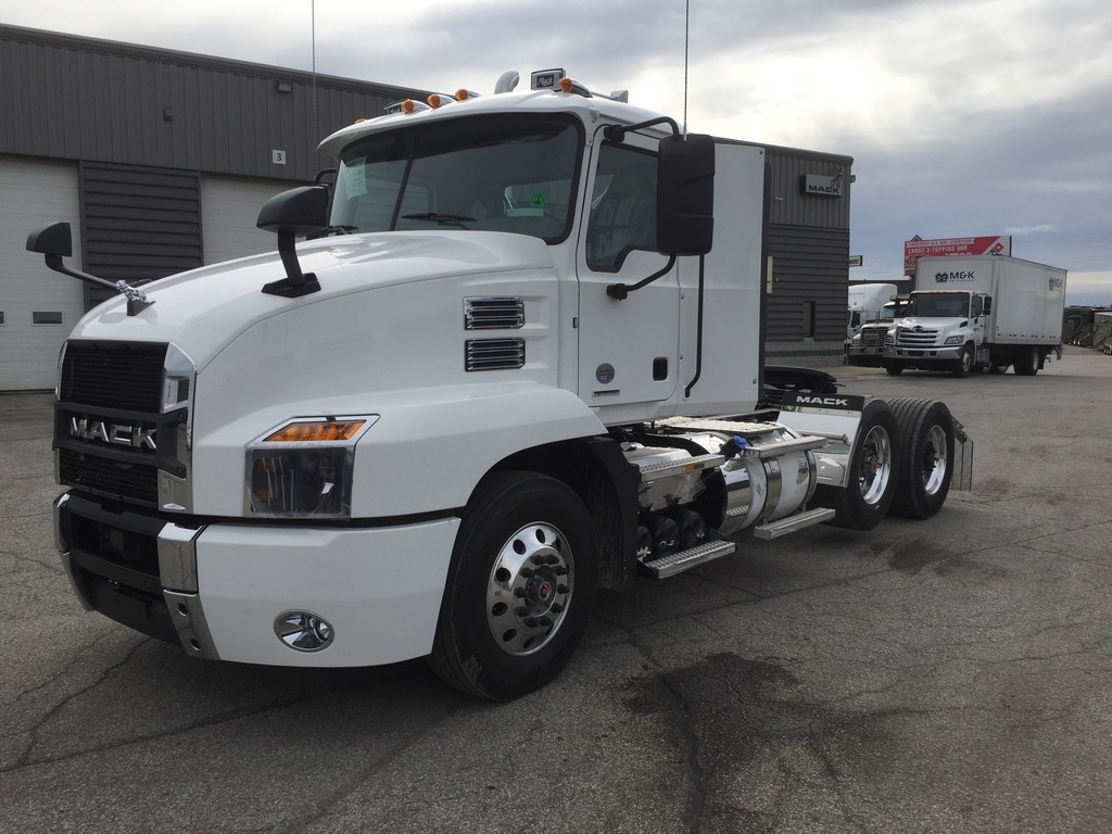 New Mack Trucks For Sale - 2018 Mack Day Cab , HD Wallpaper & Backgrounds