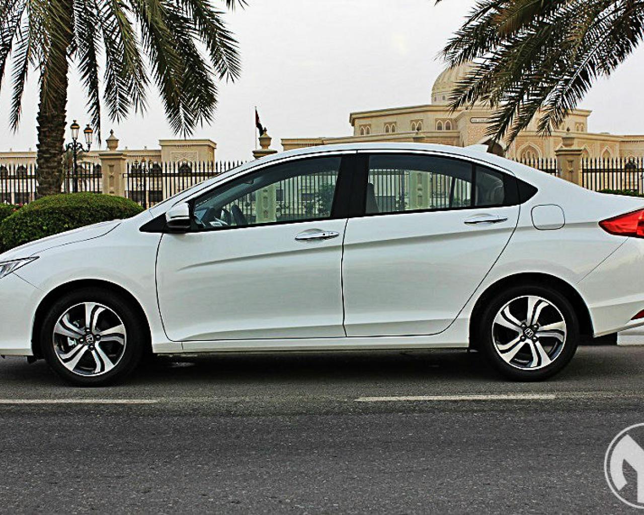 Honda City 2015 Desktop Backgrounds Download Wallpaper - Honda City On Road , HD Wallpaper & Backgrounds