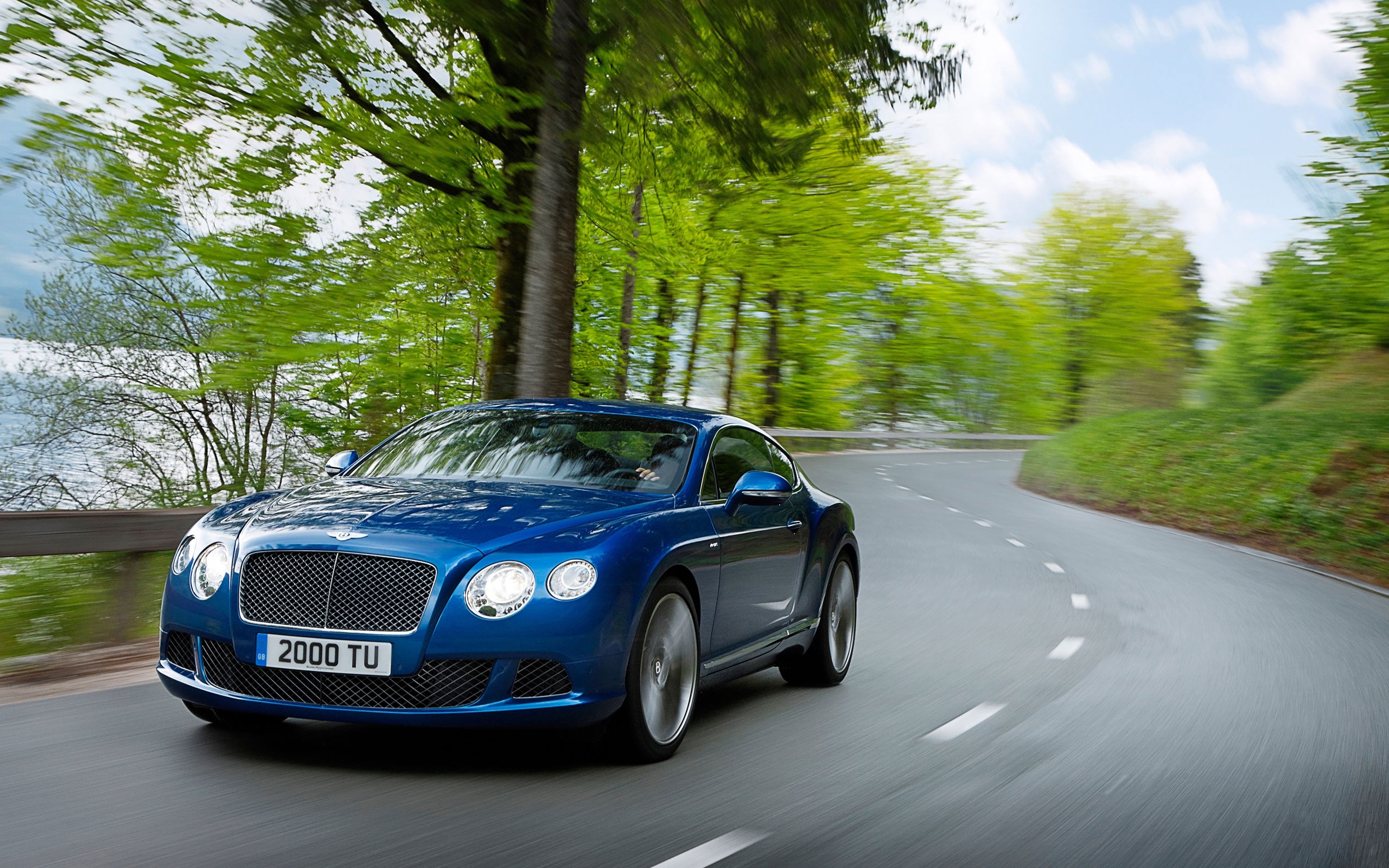Bentley Continental Gt Blue Side View Speed - Full Hd Bentley Car , HD Wallpaper & Backgrounds