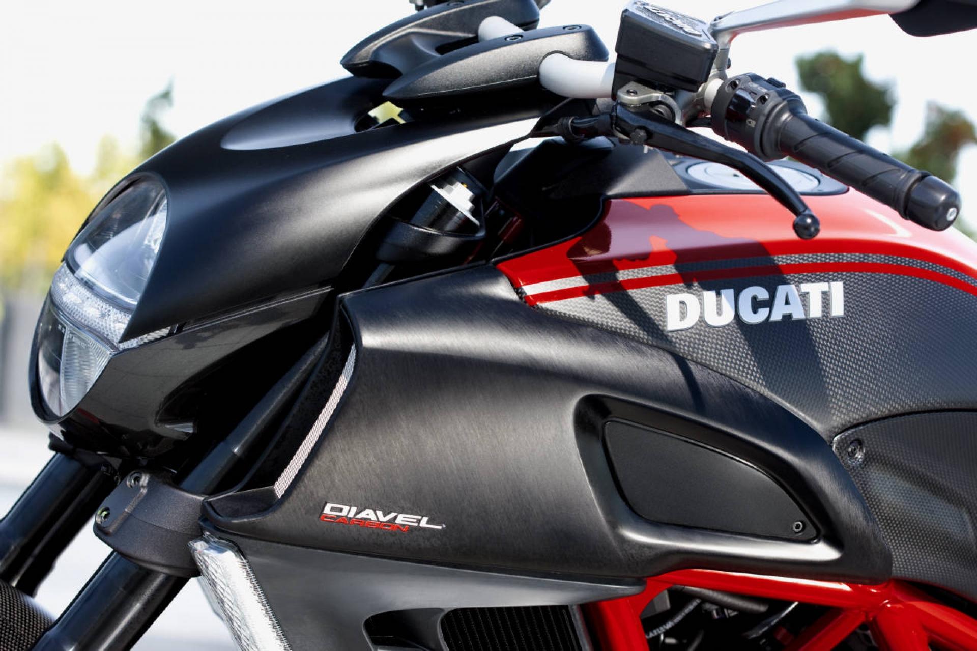 Ducati Diavel Hd Wallpaper - 2011 Ducati Diavel Carbon , HD Wallpaper & Backgrounds