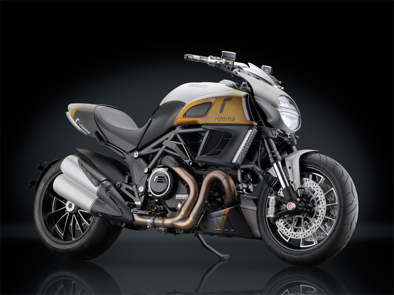 Motos Fond D'écran Possibly With A Faire De La Moto, - Rizoma Ducati Diavel Spiegel , HD Wallpaper & Backgrounds