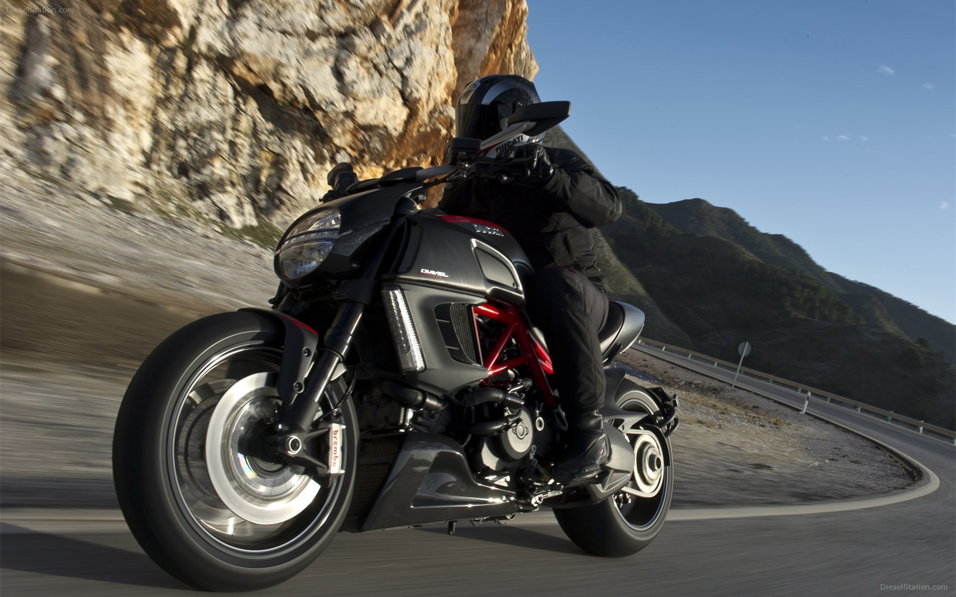 Ducati Diavel - Motorcycle , HD Wallpaper & Backgrounds