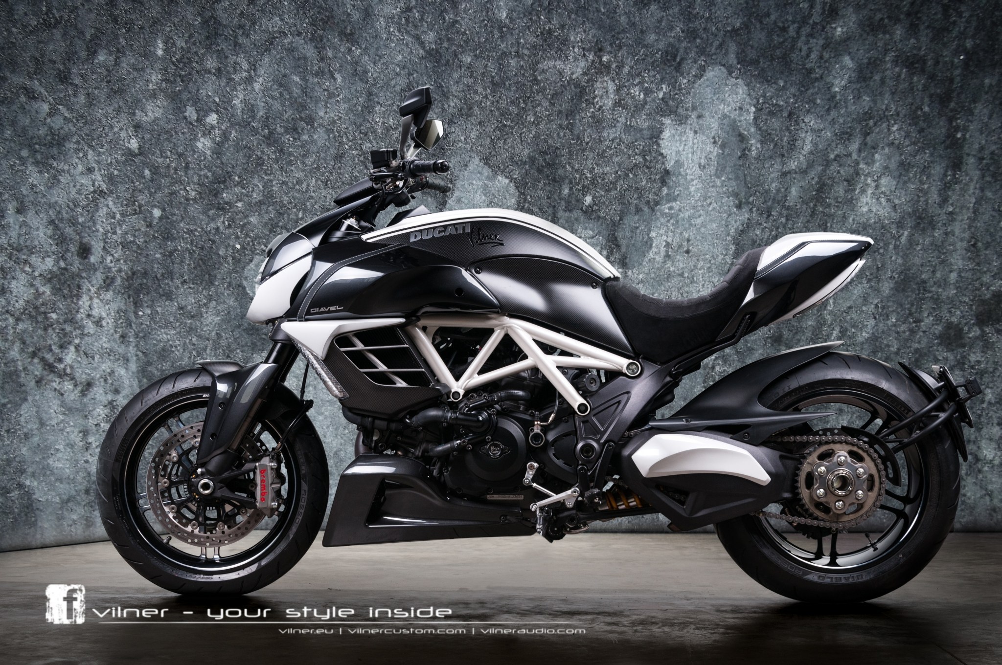 Insane One Off Ducati Diavel Amg By Vilner Autoevolution - Ducati Diavel Amg 2017 , HD Wallpaper & Backgrounds