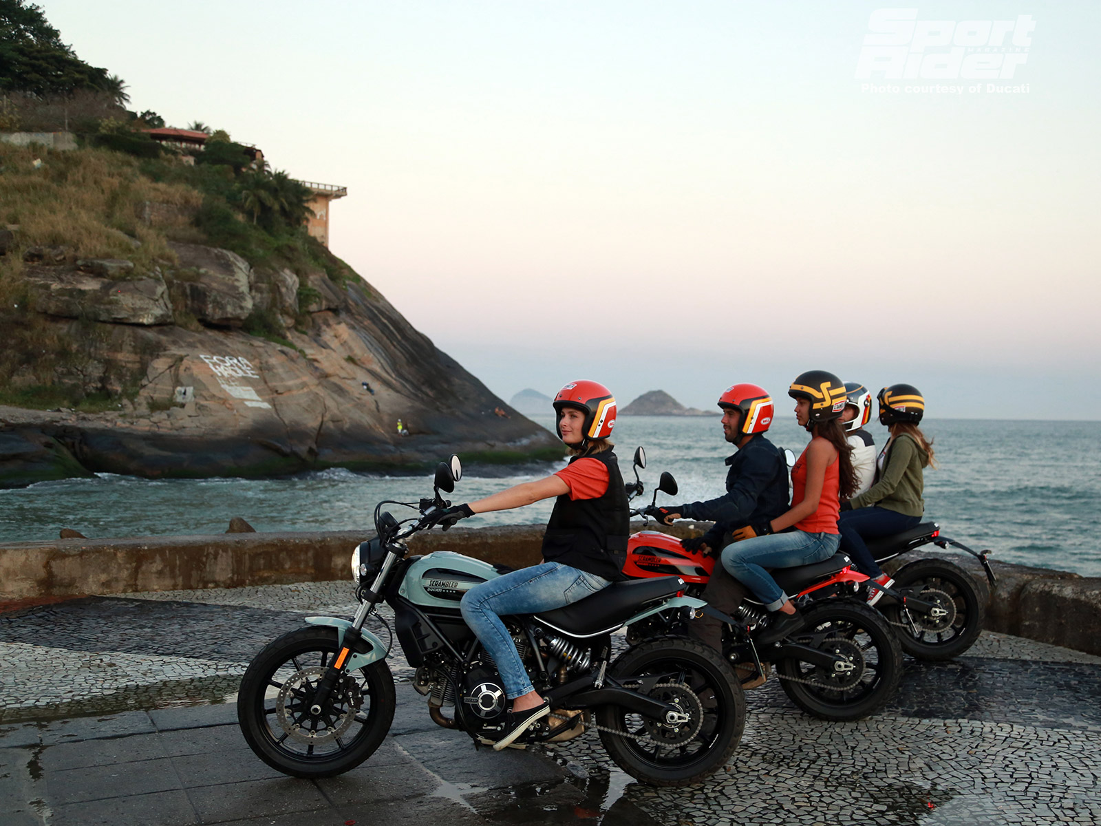 Ducati Scrambler Sixty2 Hi Res , HD Wallpaper & Backgrounds