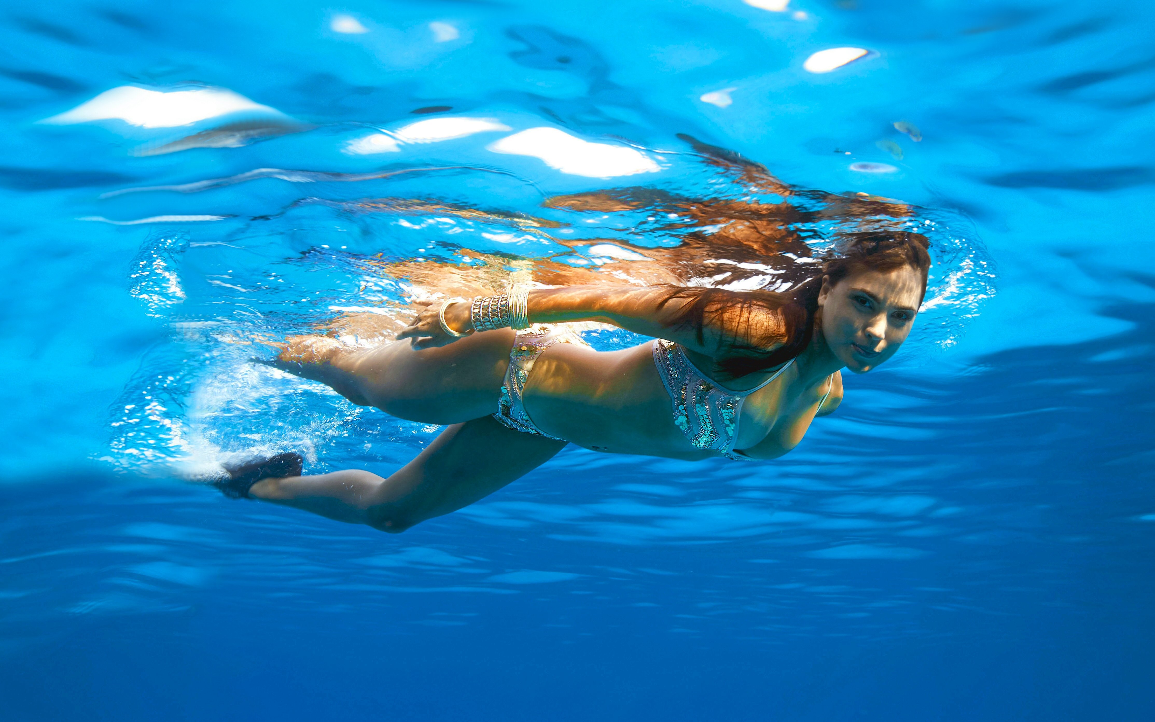 Hq Definition Wallpaper Desktop Lara Dutta - Katrina Kaif Underwater Bikini , HD Wallpaper & Backgrounds
