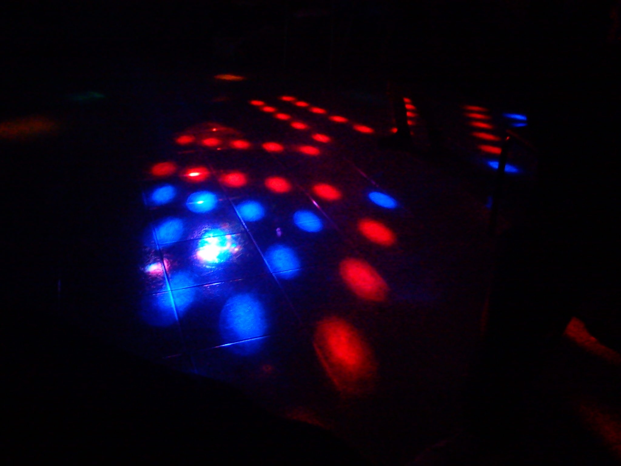 Red And Blue Disco Light - Discotecas Luces , HD Wallpaper & Backgrounds