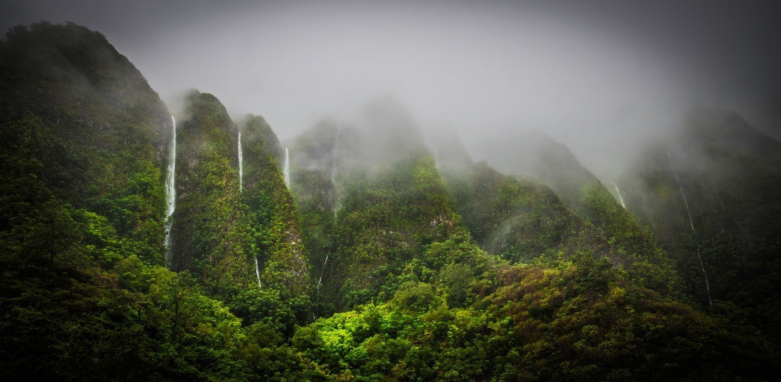 Nature Landscape Oahu Hawaii Tropical Forest Mist Waterfall - Hawaii Jungle Hd , HD Wallpaper & Backgrounds