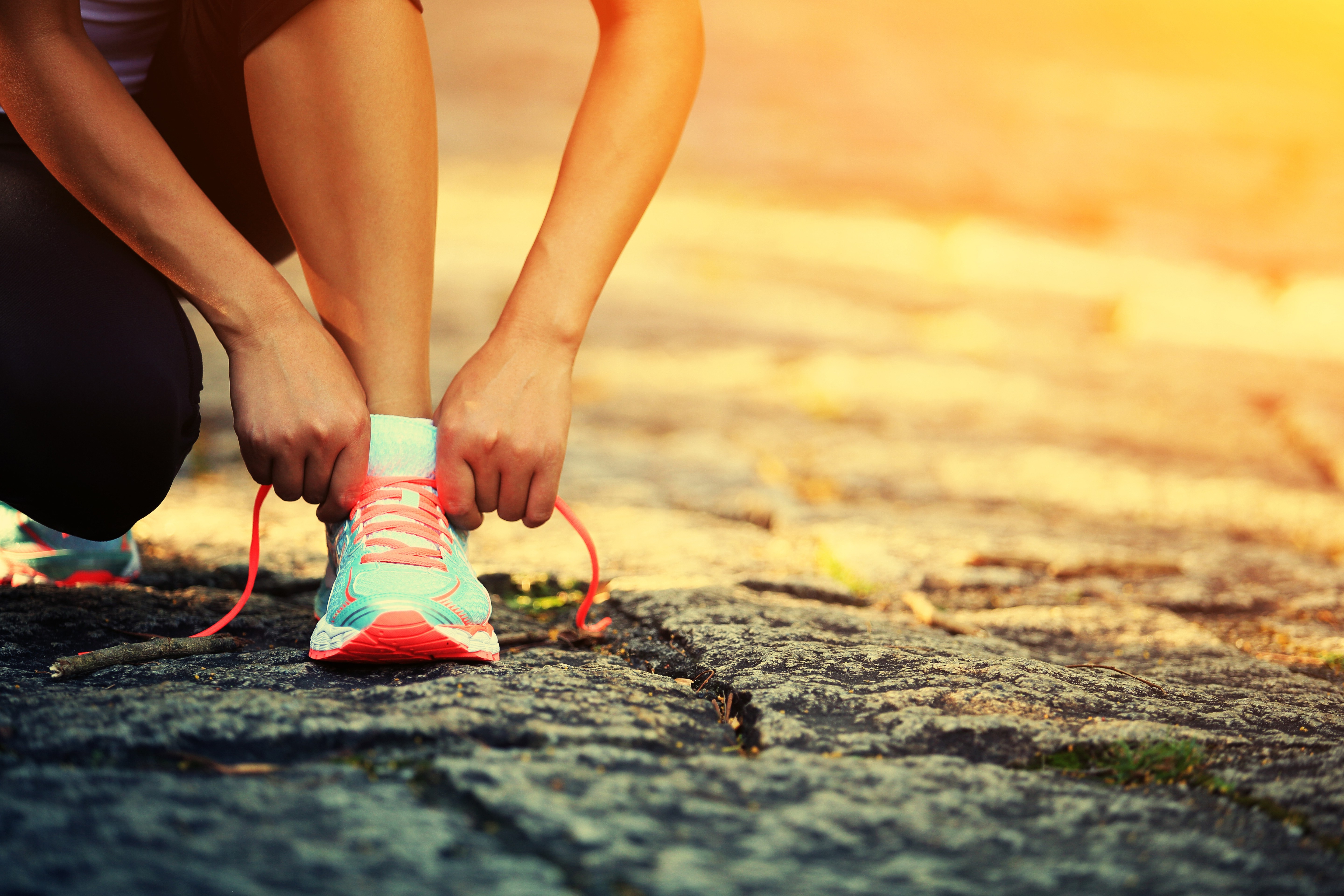 Running Shoes Wallpaper - Course A Pied , HD Wallpaper & Backgrounds