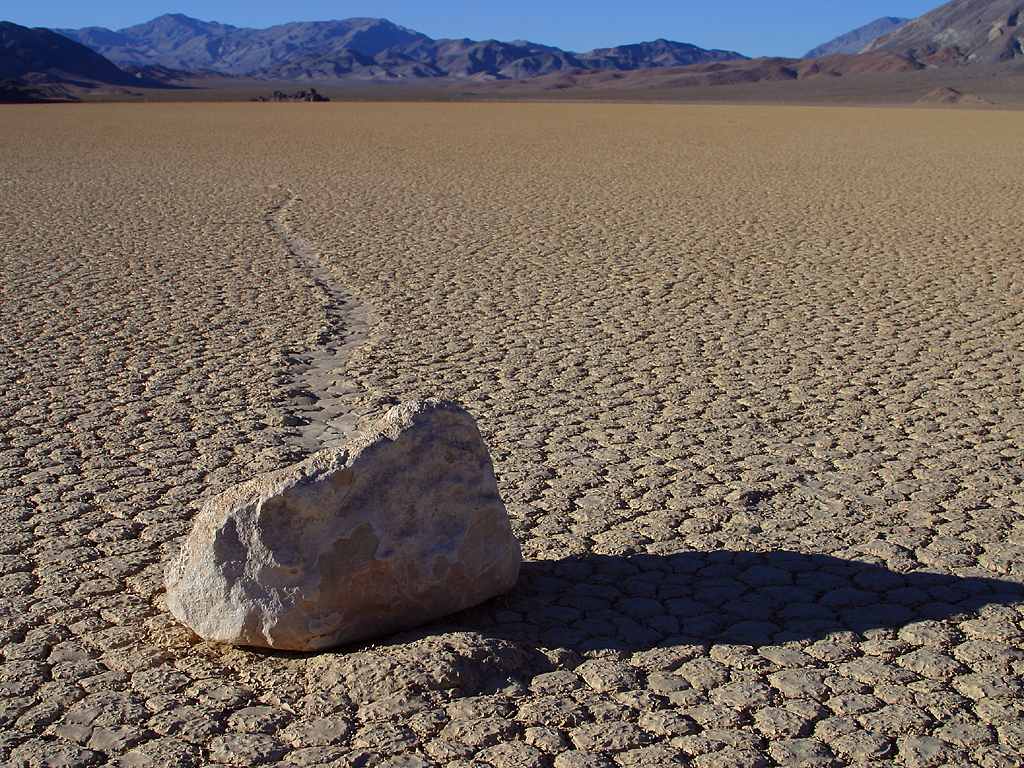 Death Valley Moving Rocks Explanation Hd Wallpapers - Danger Places In The World , HD Wallpaper & Backgrounds