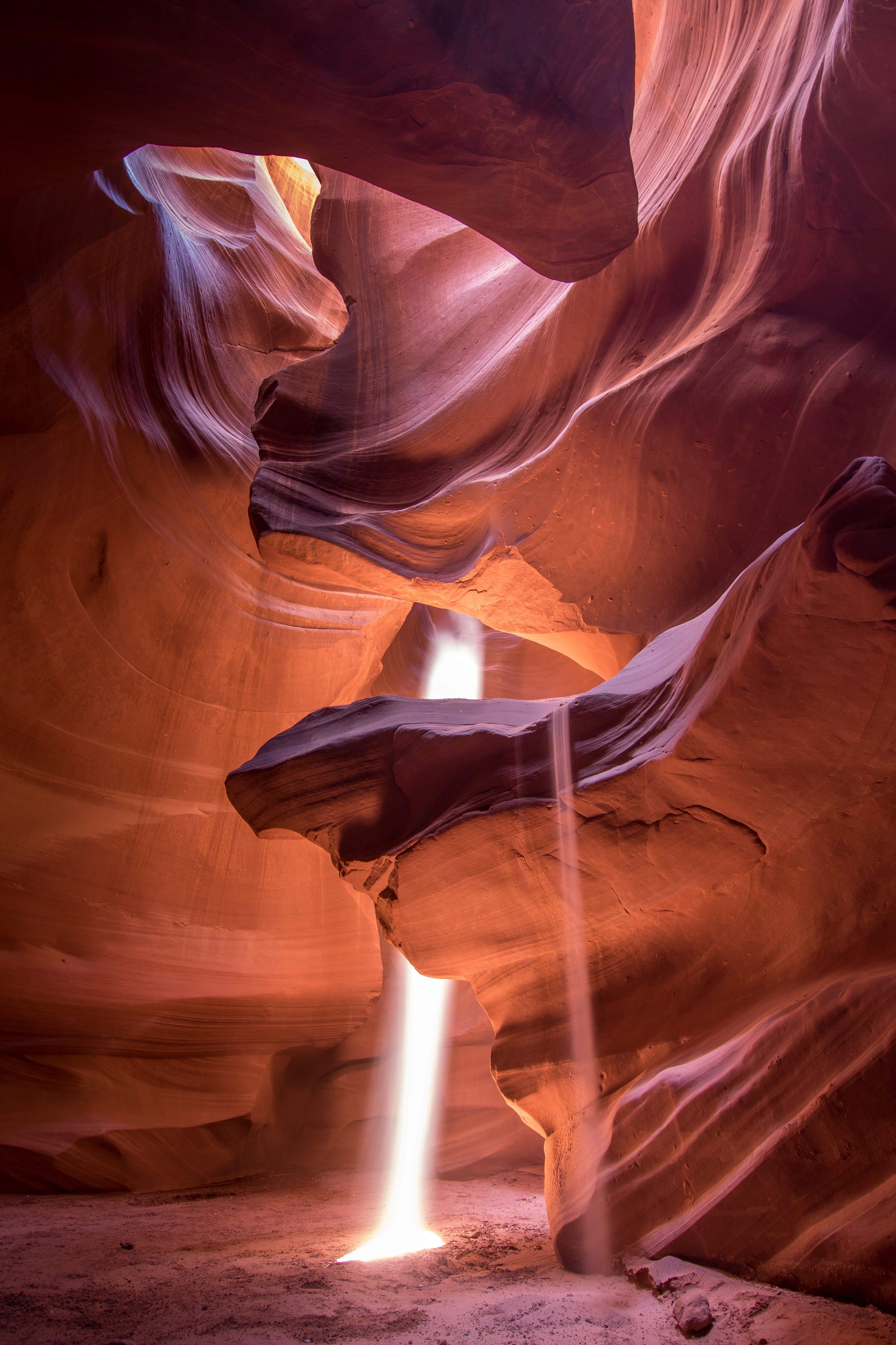 Desert Wallpapers For Iphone - Better Upper Or Lower Antelope Canyon , HD Wallpaper & Backgrounds