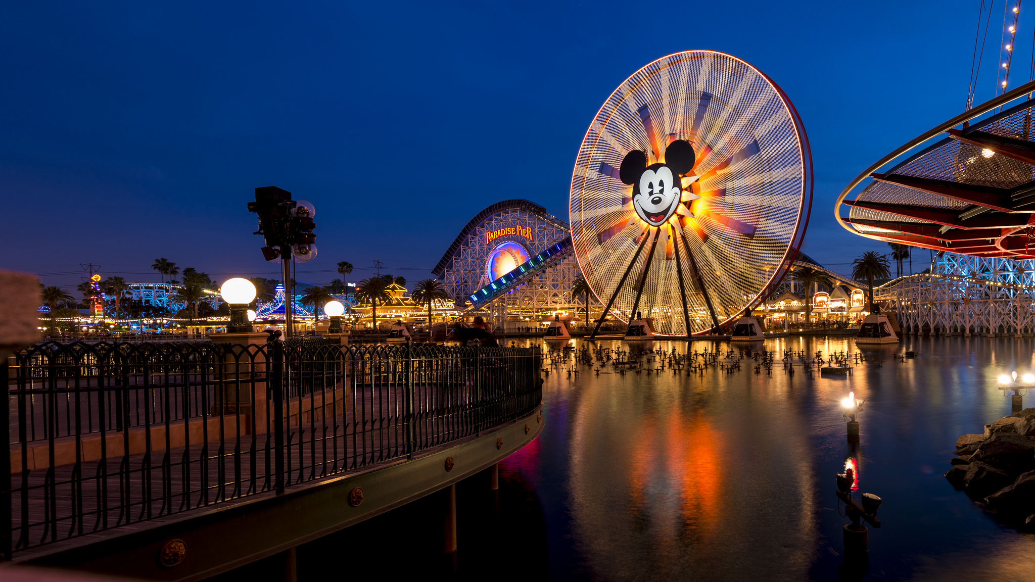 Disneyland Tumblr Images To Download Wallpaper - Anaheim California , HD Wallpaper & Backgrounds