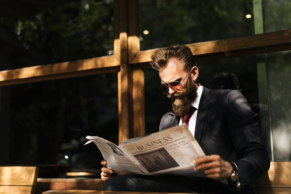 Beard, Break, Business, Businessman - Bearded Man Reading Newspaper , HD Wallpaper & Backgrounds
