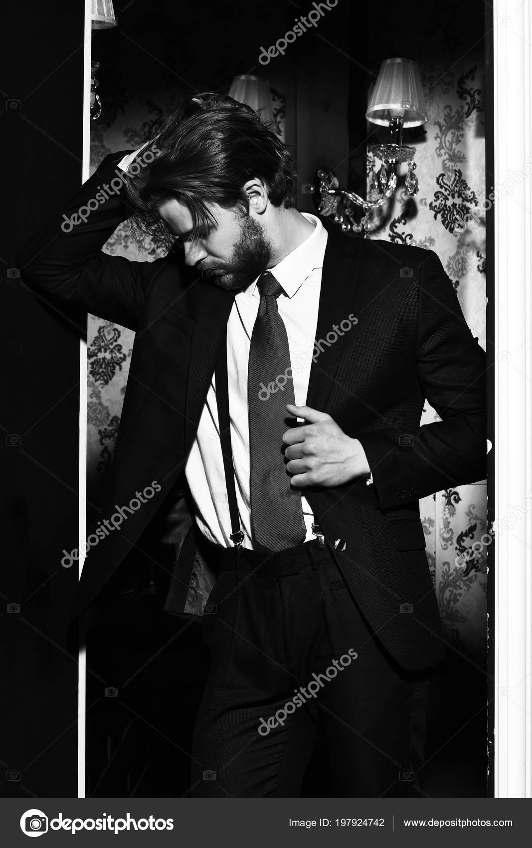 Bearded Man, Businessman In Suit And Red Tie Against - Fondo De Pantalla De Hombres , HD Wallpaper & Backgrounds