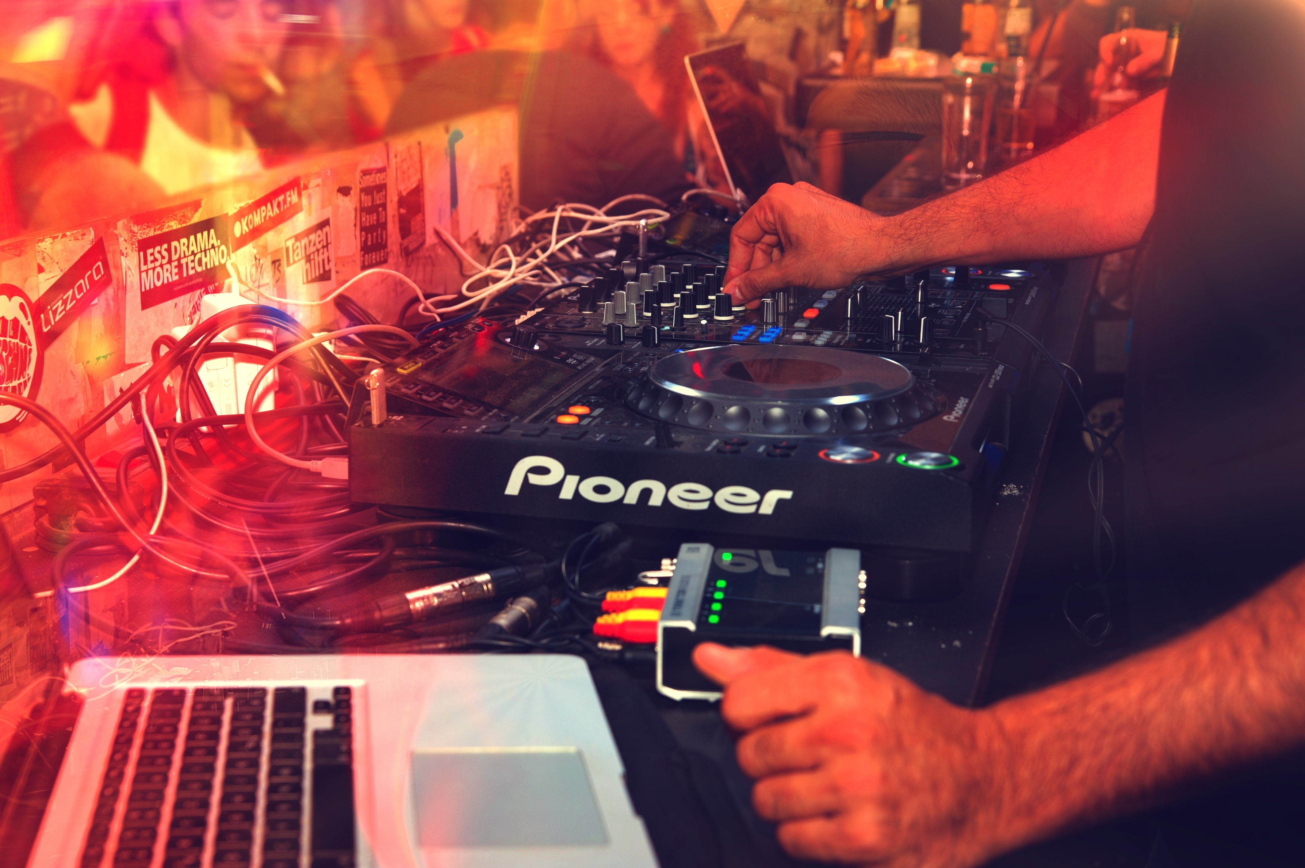 Black Pioneer Dj Controller Preview - Assen , HD Wallpaper & Backgrounds