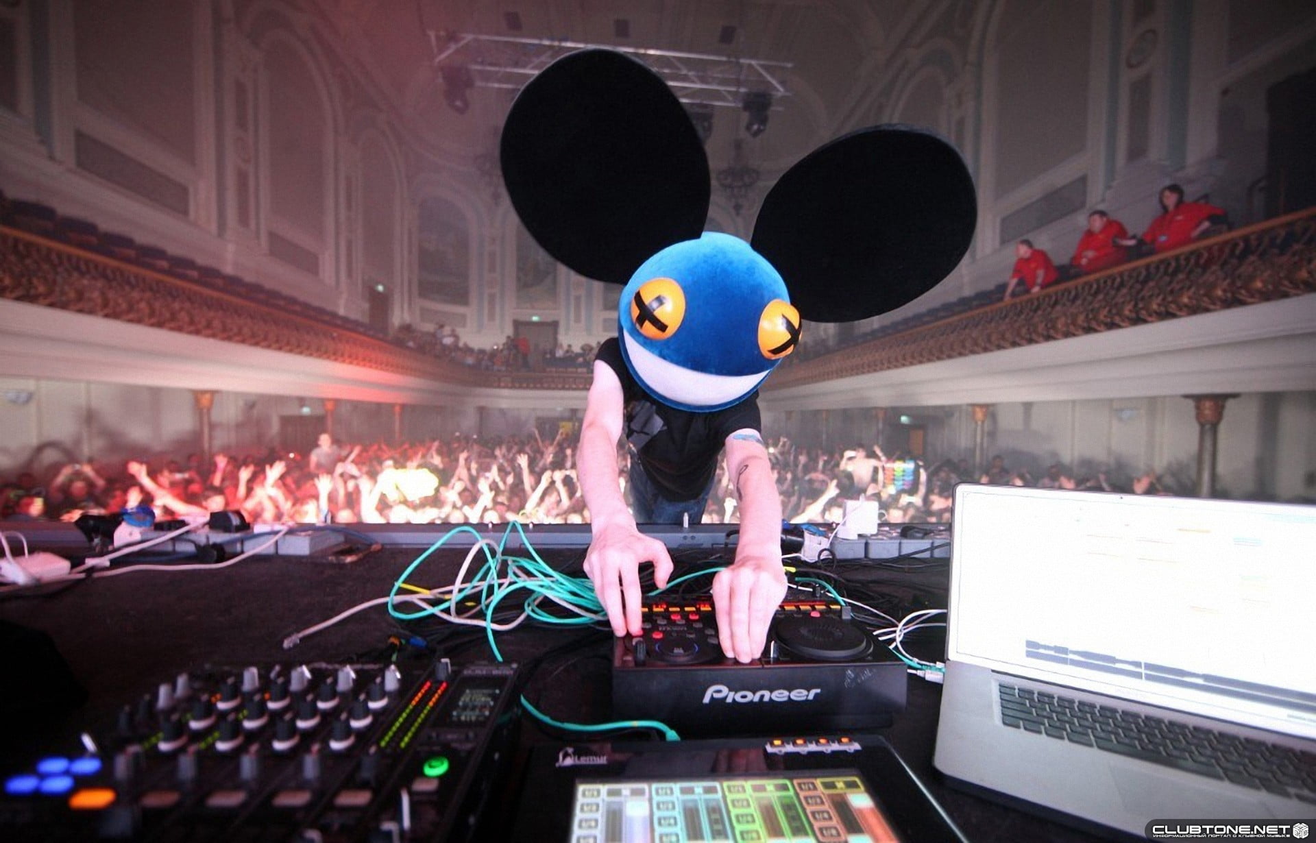 Black Pioneer Dj Controller, Deadmau5, Music Hd Wallpaper - Deadmau5 Live  (#2146171) - HD Wallpaper \u0026 Backgrounds Download, image size:1920x1230