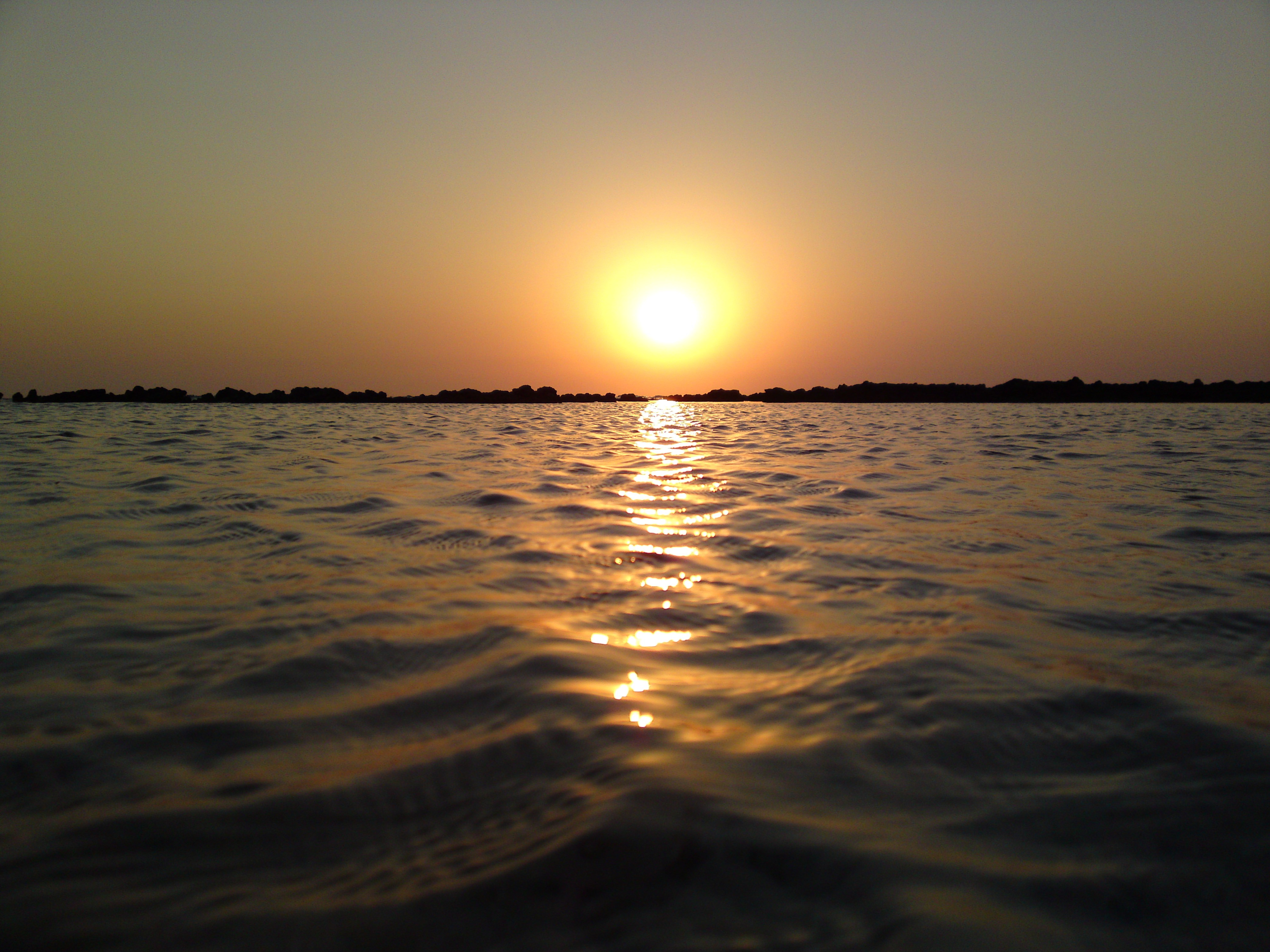 Sunset Dukhan Beach Qatar Wallpaper Hd - Sun During The Day , HD Wallpaper & Backgrounds