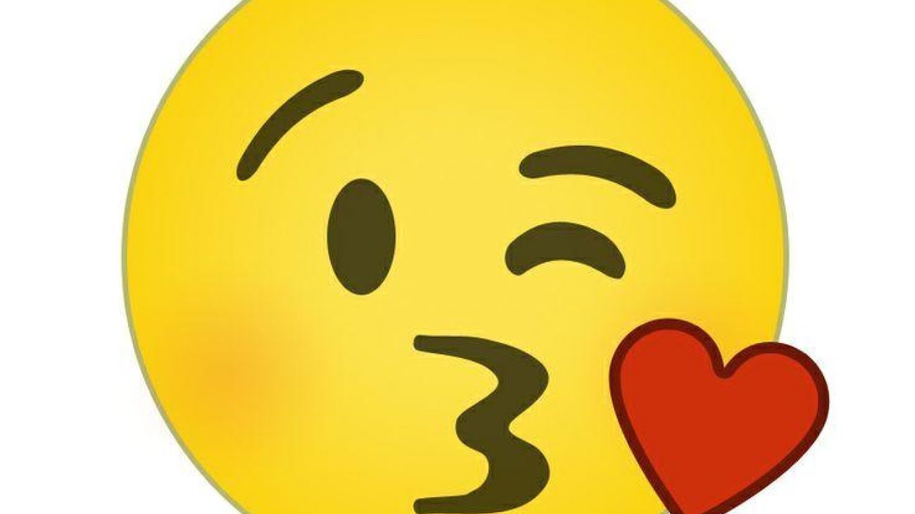 Download Wallpaper Poop Emoji High Quality Hd Wallpaper - Emojis 4k , HD Wallpaper & Backgrounds