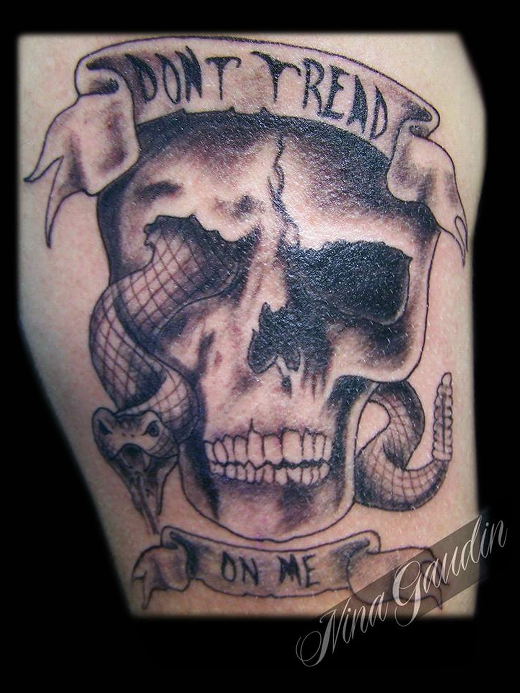 Unique Don't Tread On Me Black Grey Skull With Snake - Tattoo , HD Wallpaper & Backgrounds