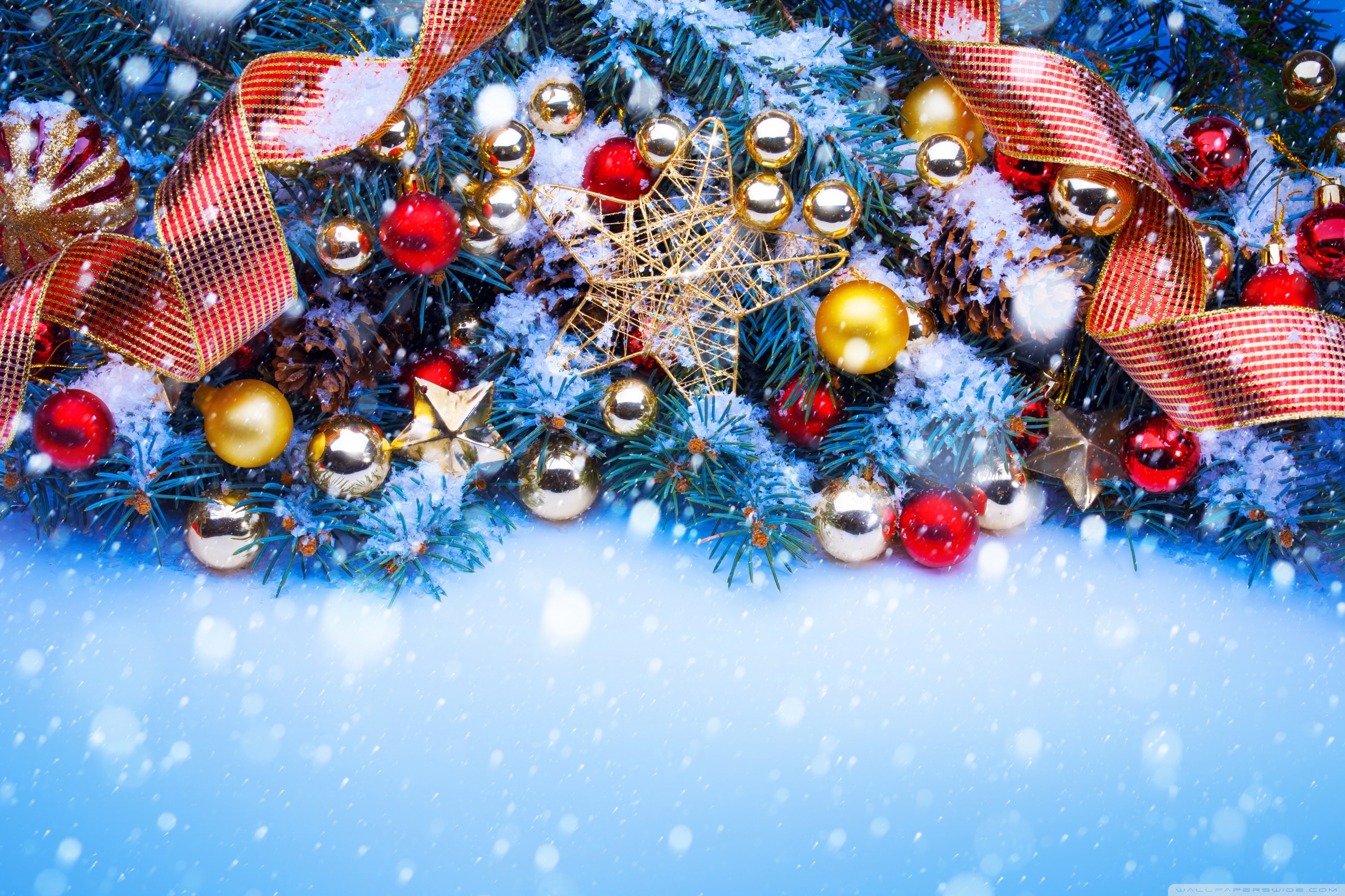 Blue & Gold Christmas - Red And Blue Christmas , HD Wallpaper & Backgrounds