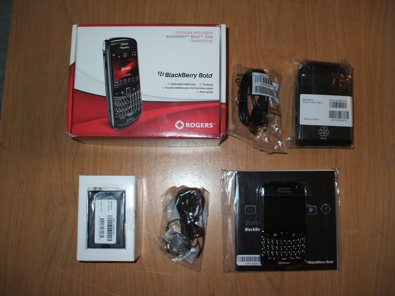 Pitch Black Wallpaper Is More Straightforward And Efficient - Blackberry Bold 9700 Rogers Box , HD Wallpaper & Backgrounds