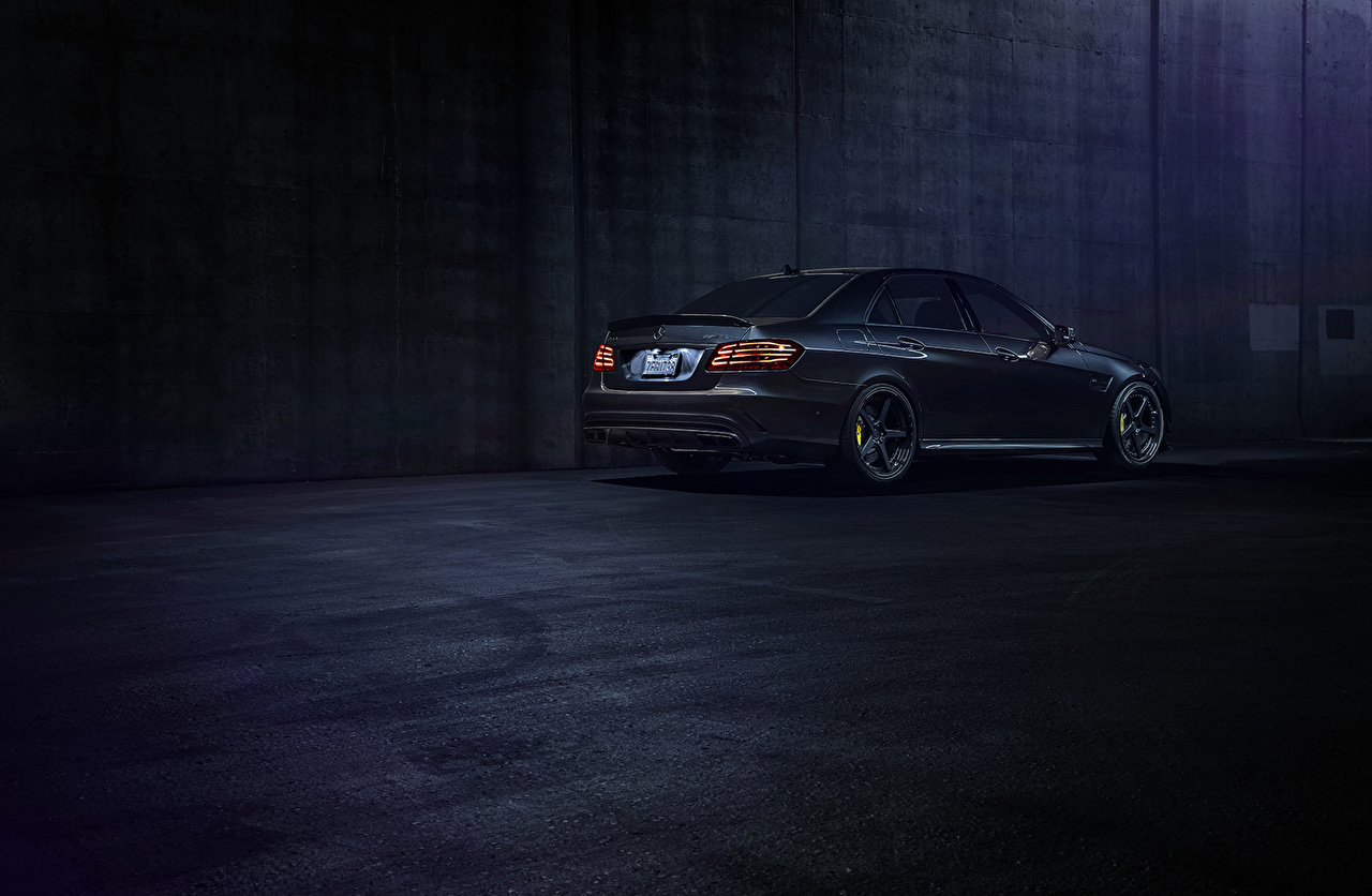 1280 X - Mercedes E63 Amg Night , HD Wallpaper & Backgrounds