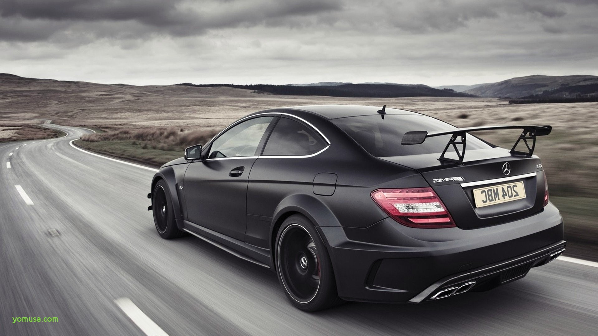 E63 - C300 Luxury (#2168856) - HD Wallpaper & Backgrounds Download