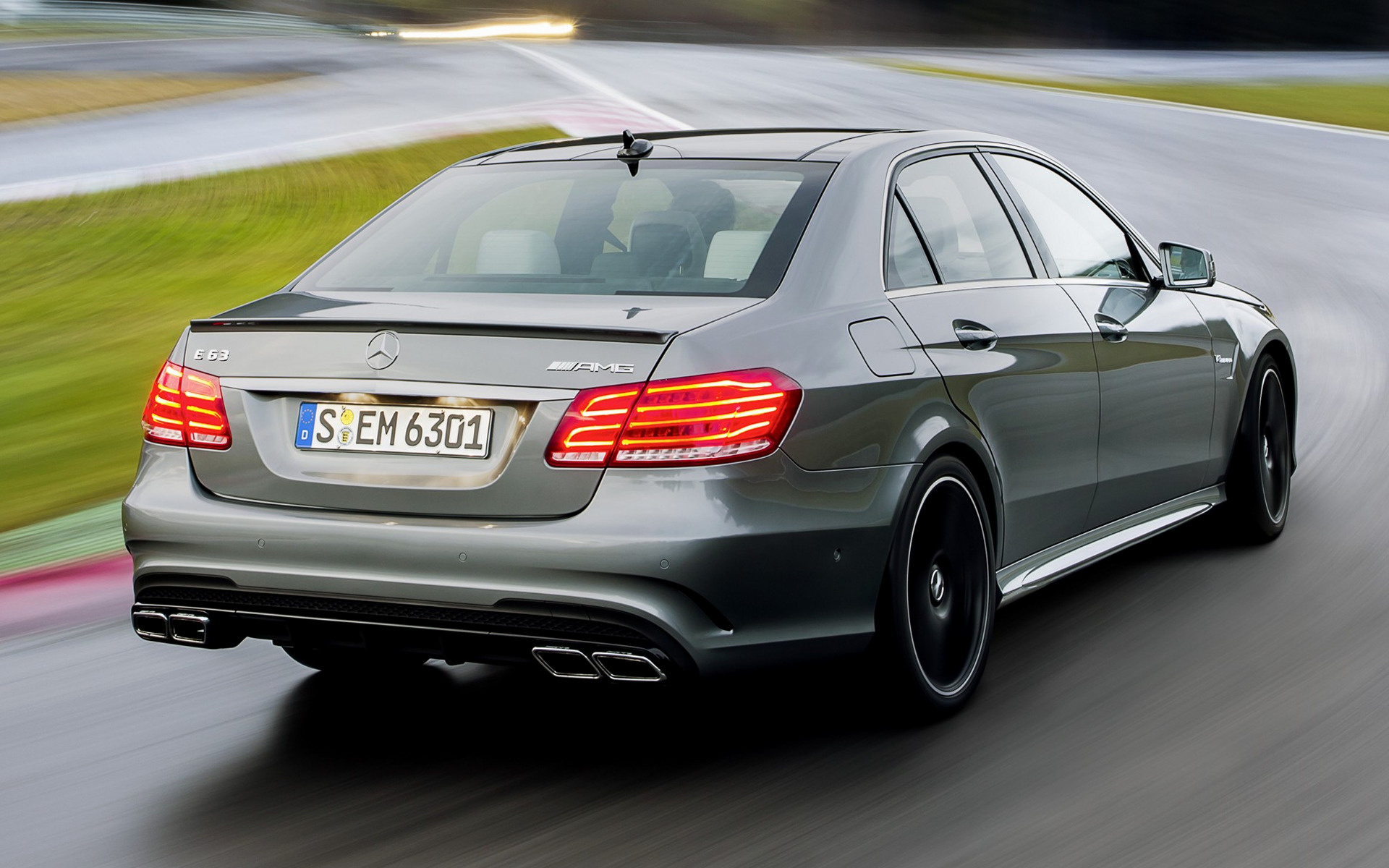 Mercedes Benz E63 Amg Wallpaper - Mercedes Benz E63 Amg , HD Wallpaper & Backgrounds