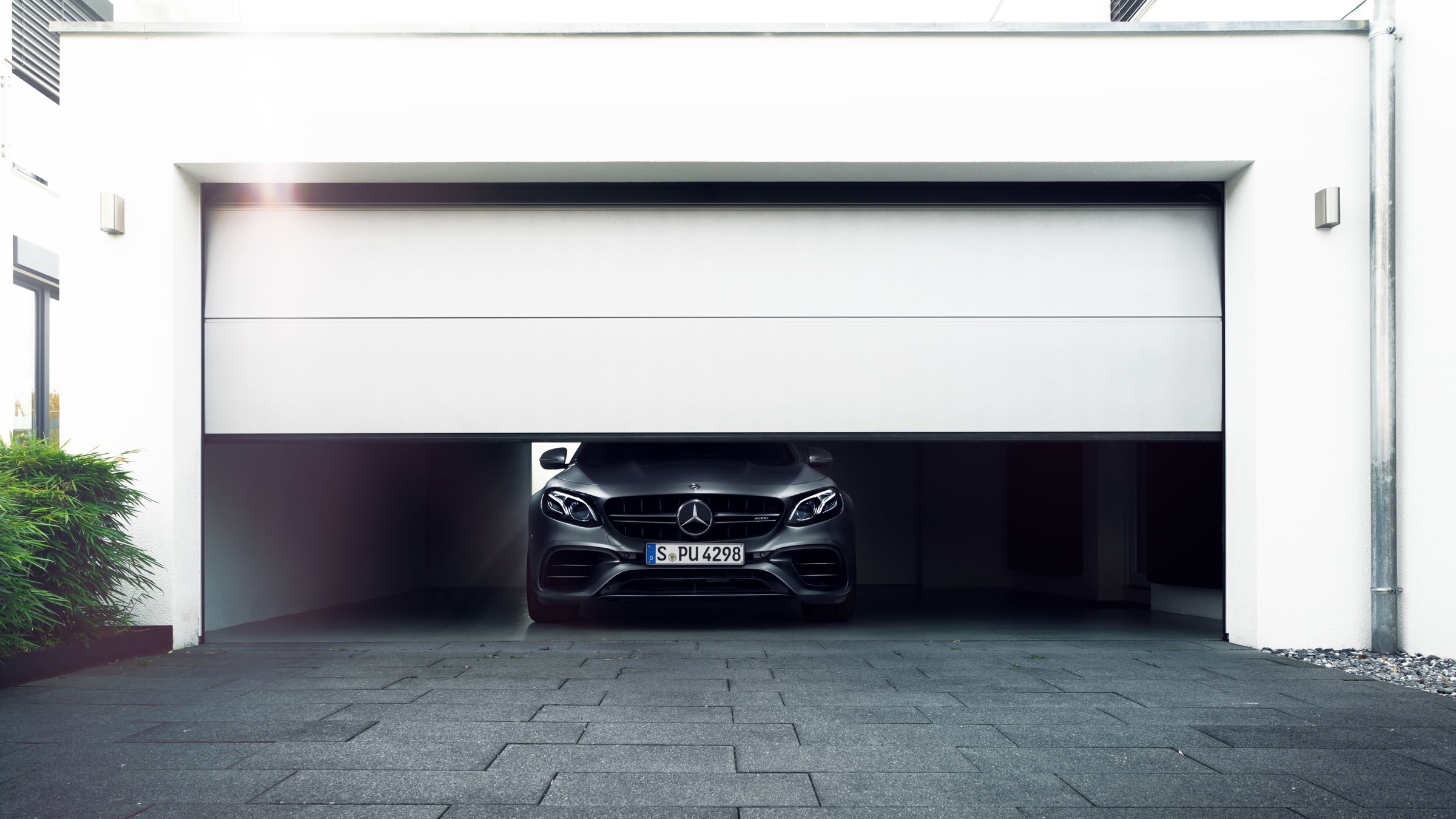 Mercedes Amg Wallpaper - Mercedes Garage , HD Wallpaper & Backgrounds