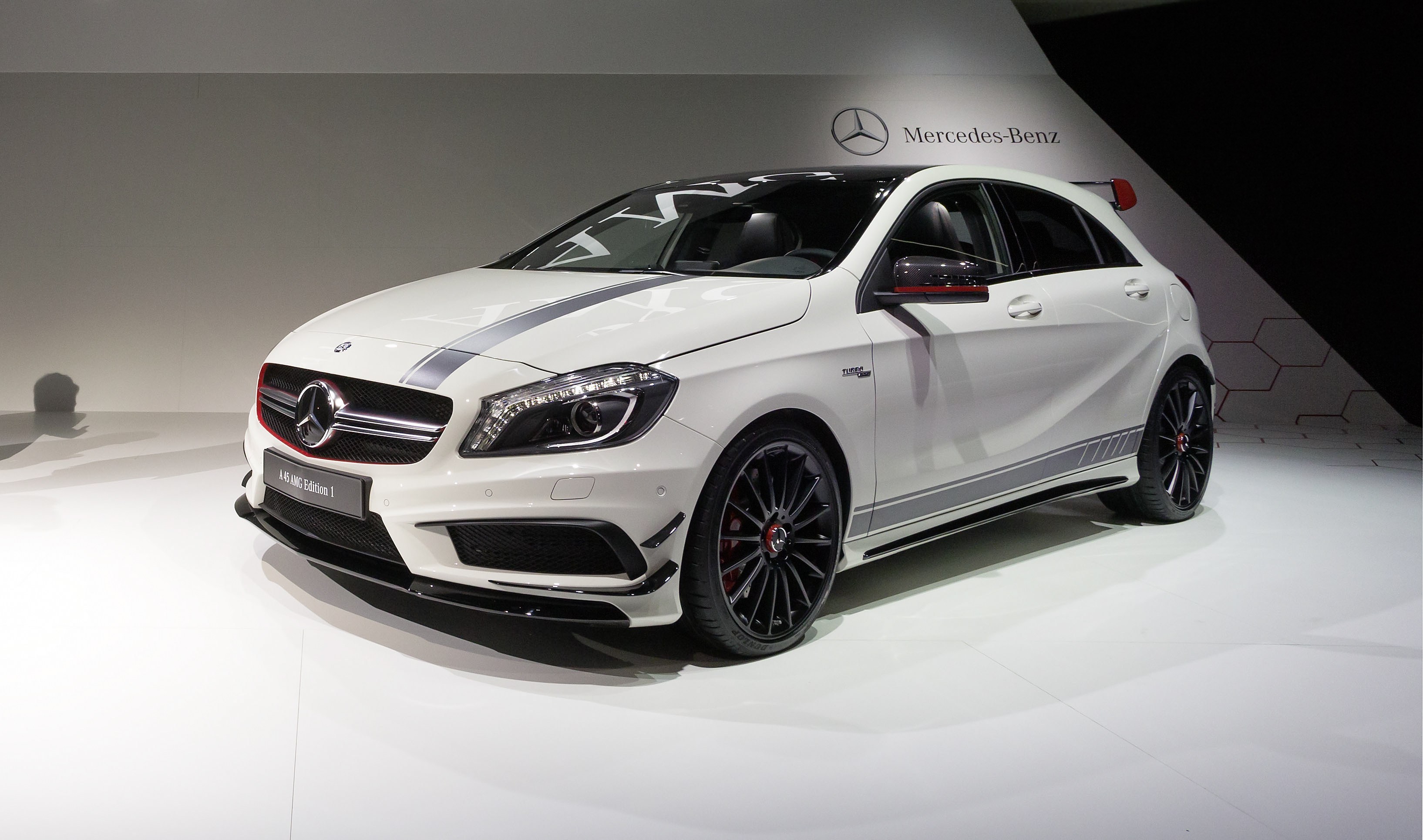 Mercedes A45 Amg Wallpaper Gadget And Pc Wallpaper - 2017 A45 Amg Price , HD Wallpaper & Backgrounds