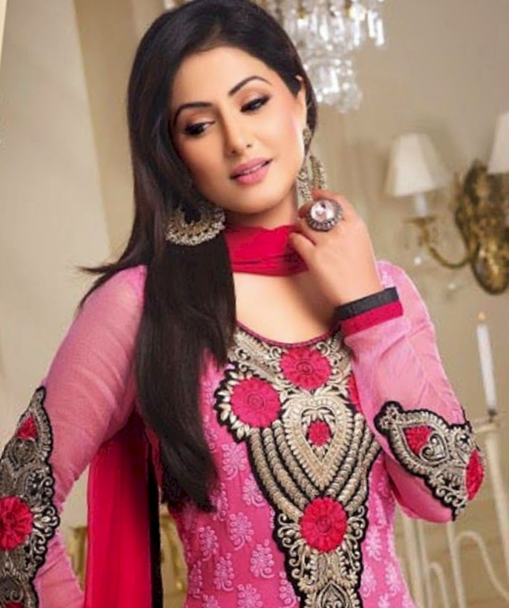 Beautiful Actress Hina Khan Wallpapers Free Download - Dulhan Wallpaper Download , HD Wallpaper & Backgrounds